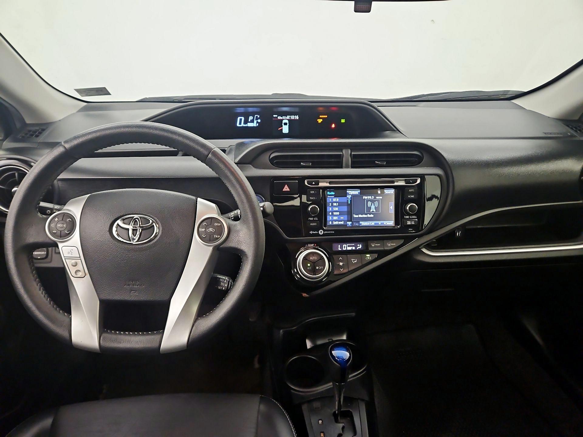Thumbnail: 2015 Toyota Prius c - 9
