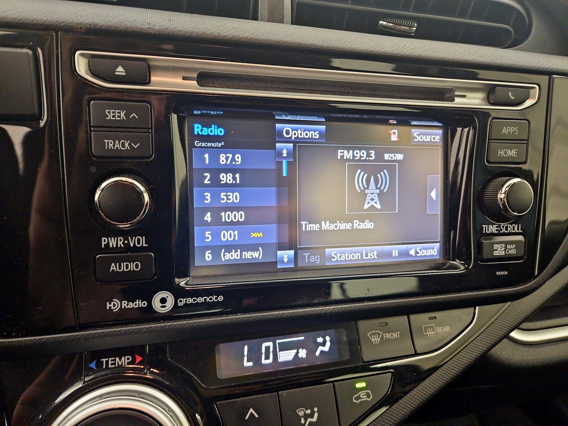 Thumbnail: 2015 Toyota Prius c - 15