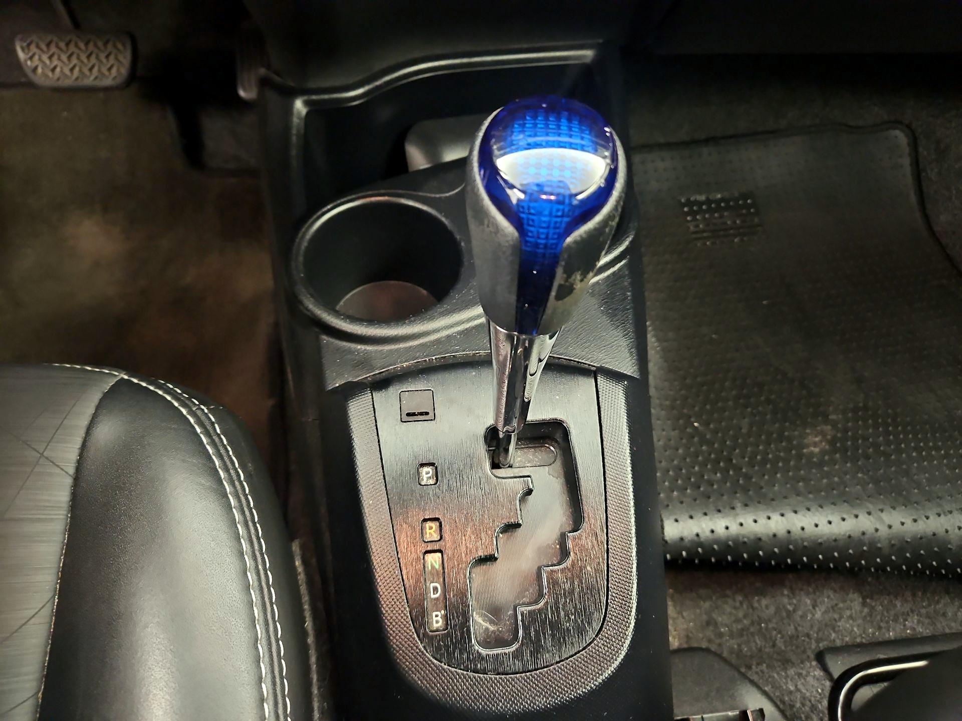 Thumbnail: 2015 Toyota Prius c - 17