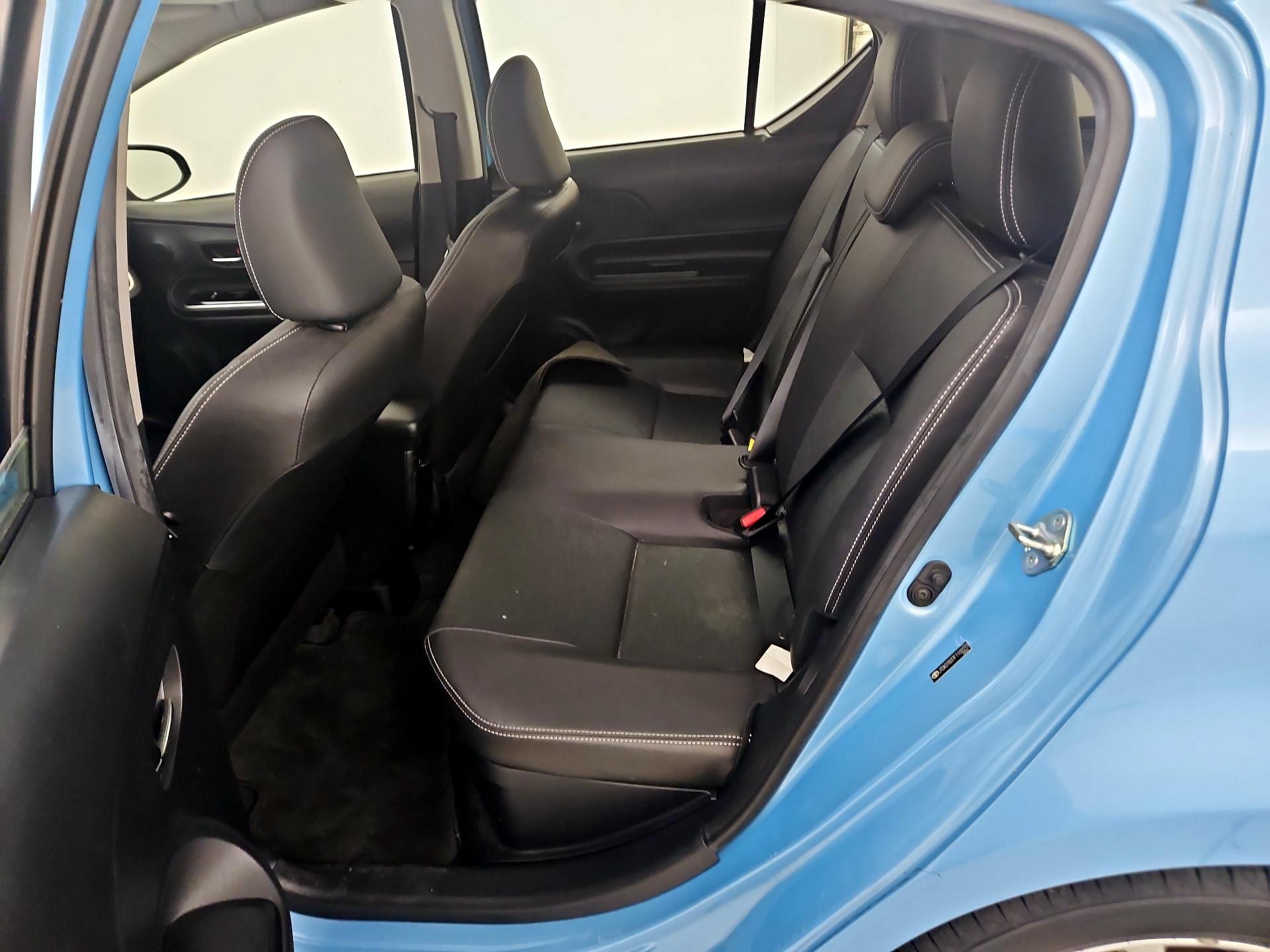 Thumbnail: 2015 Toyota Prius c - 20