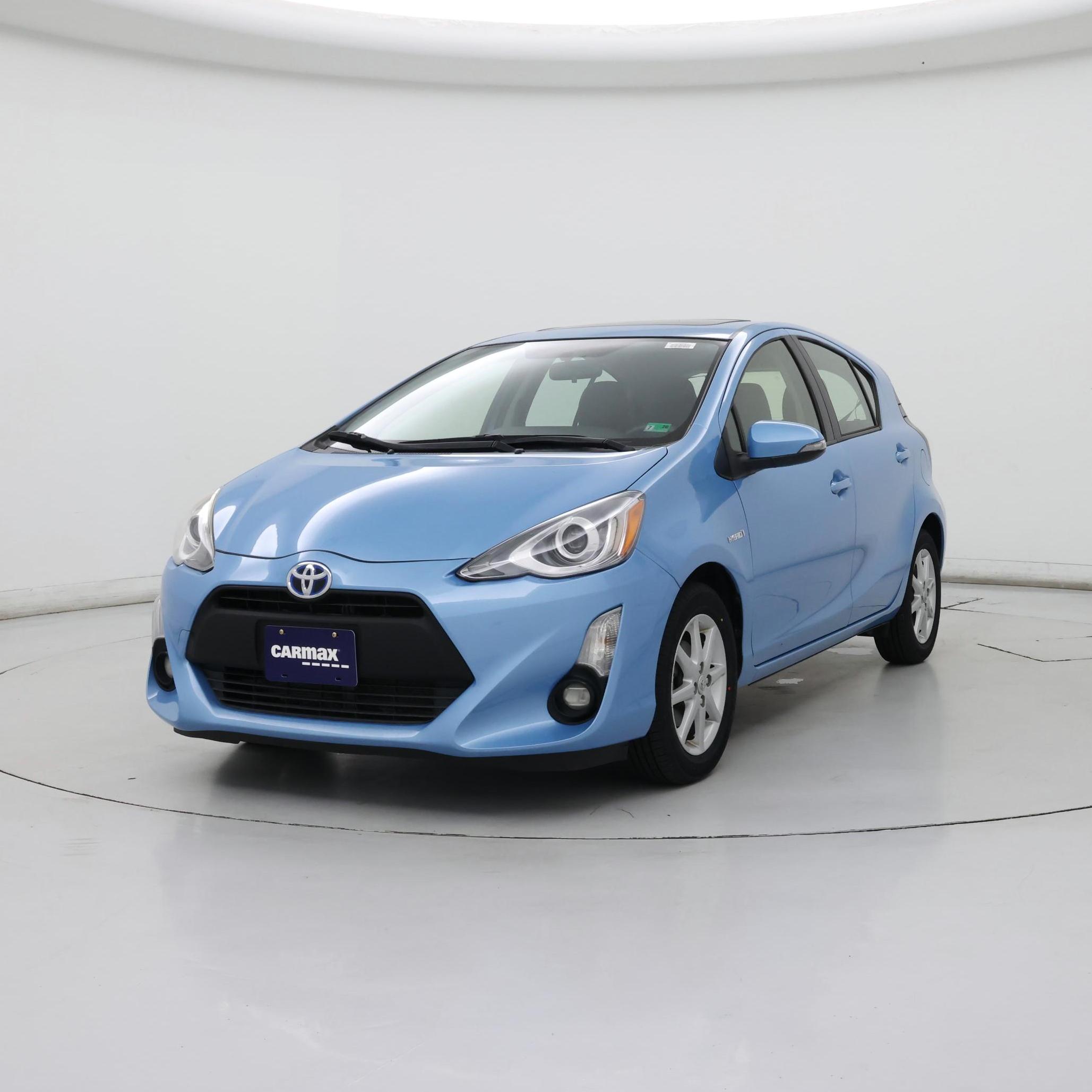 Thumbnail: 2015 Toyota Prius c - 4