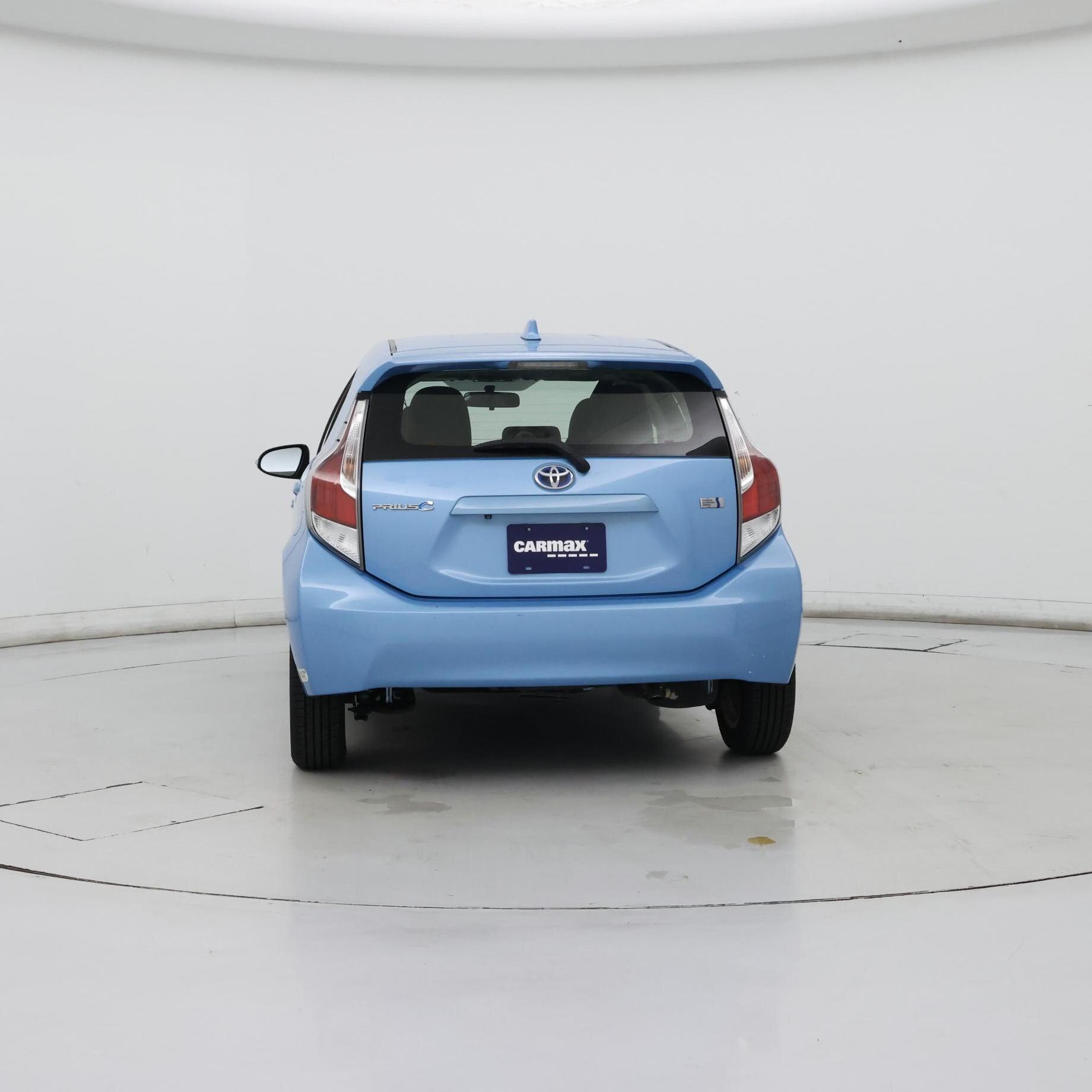 Thumbnail: 2015 Toyota Prius c - 6
