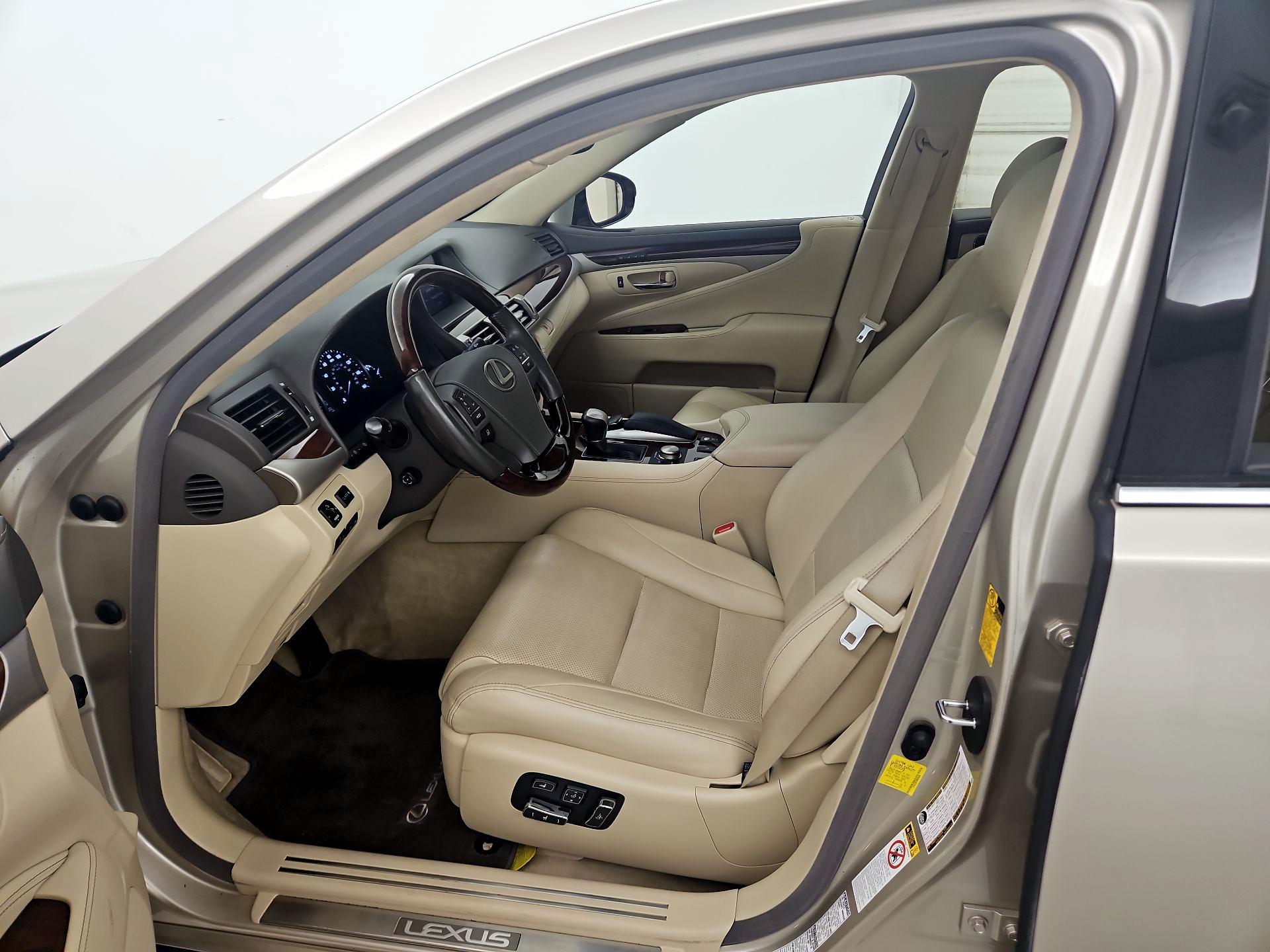 Thumbnail: 2014 Lexus LS - 11
