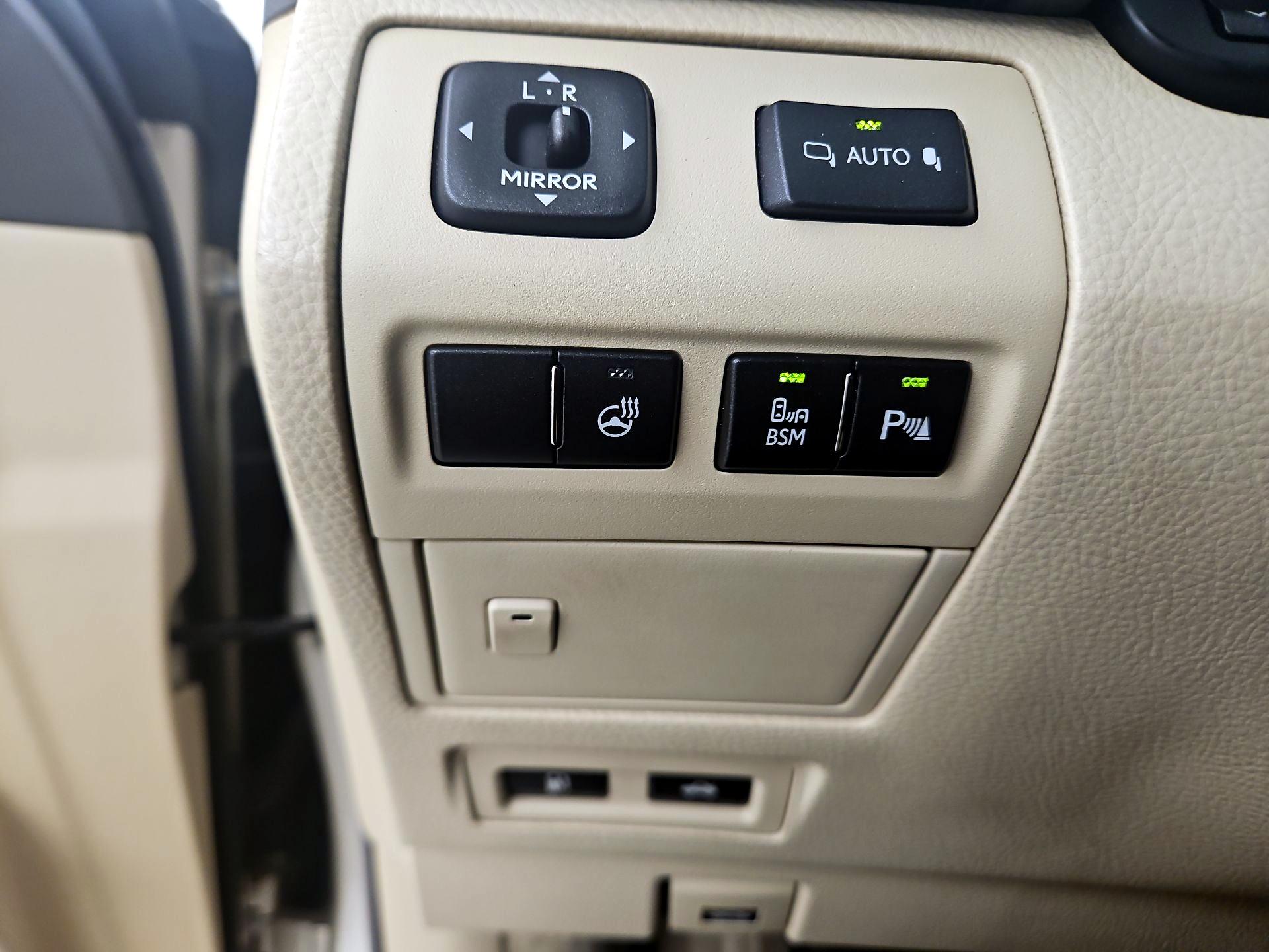 Thumbnail: 2014 Lexus LS - 13