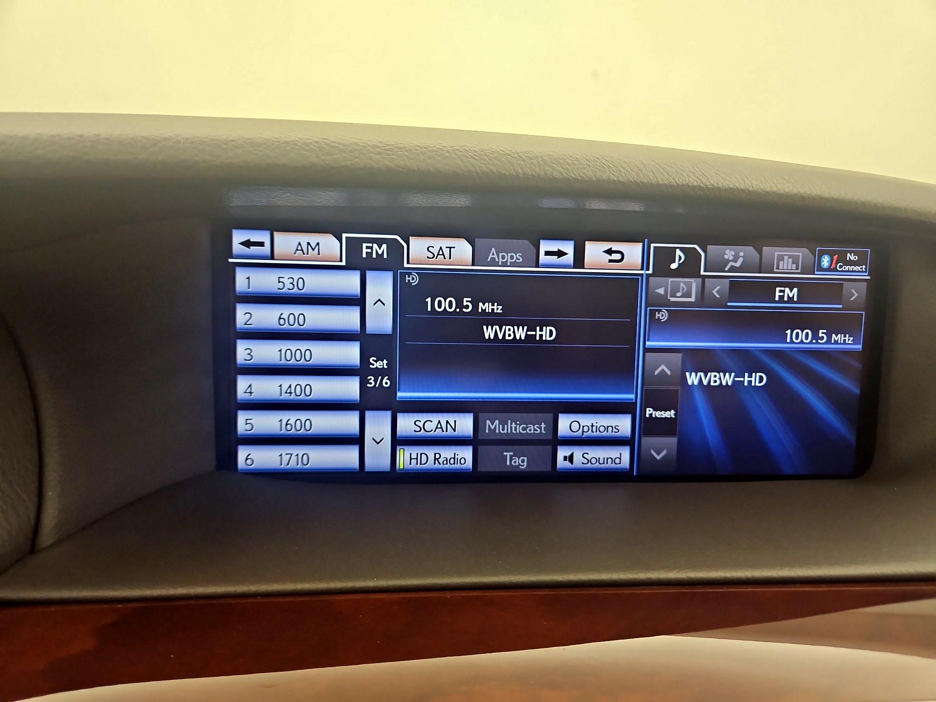 Thumbnail: 2014 Lexus LS - 16