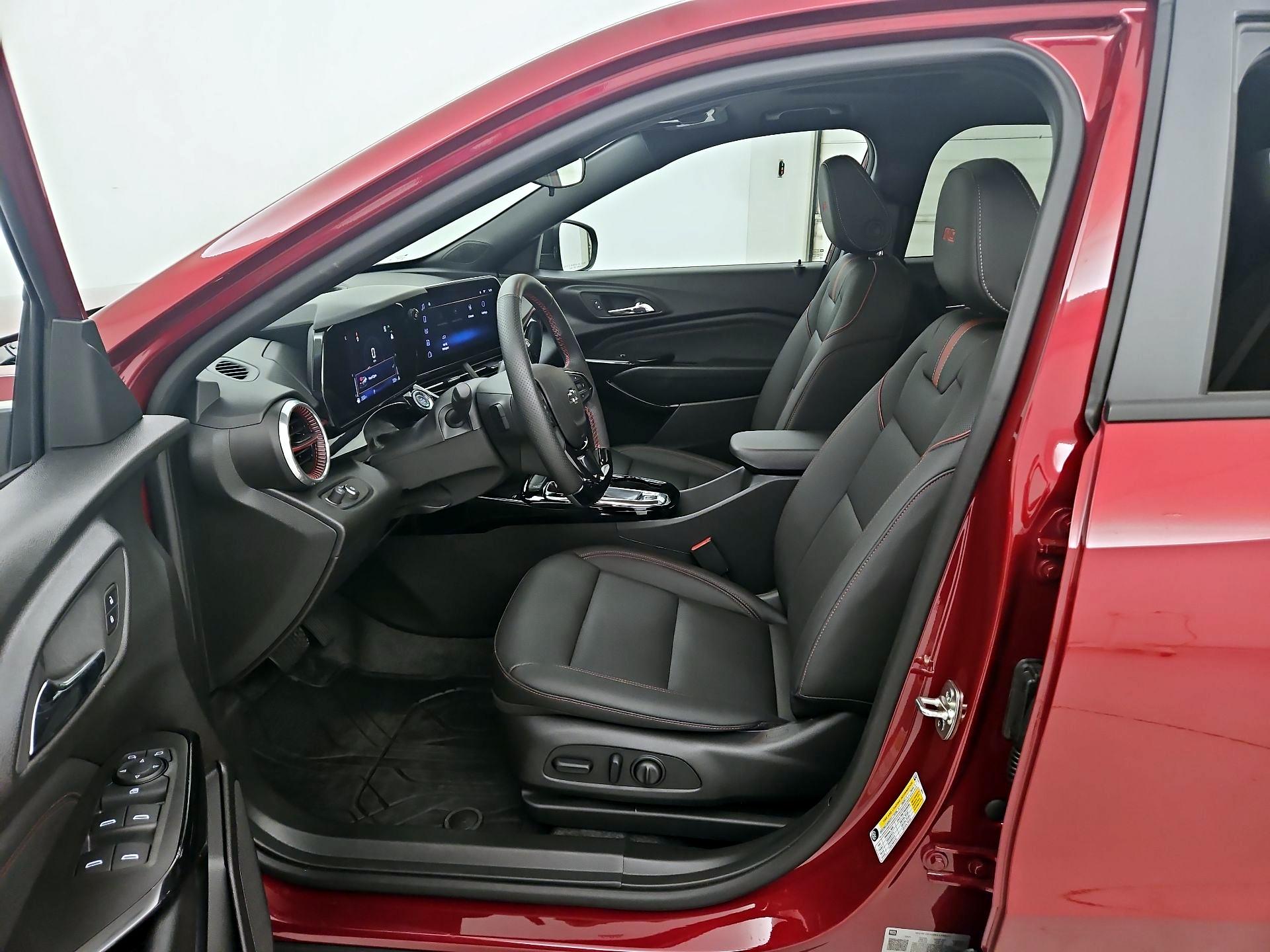 Thumbnail: 2025 Chevrolet Trax - 11