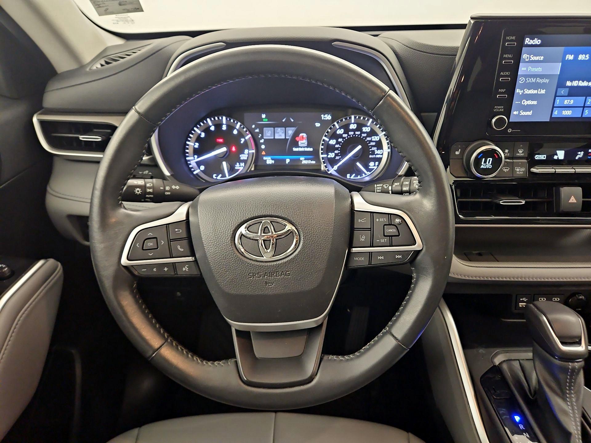 Thumbnail: 2022 Toyota Highlander - 10