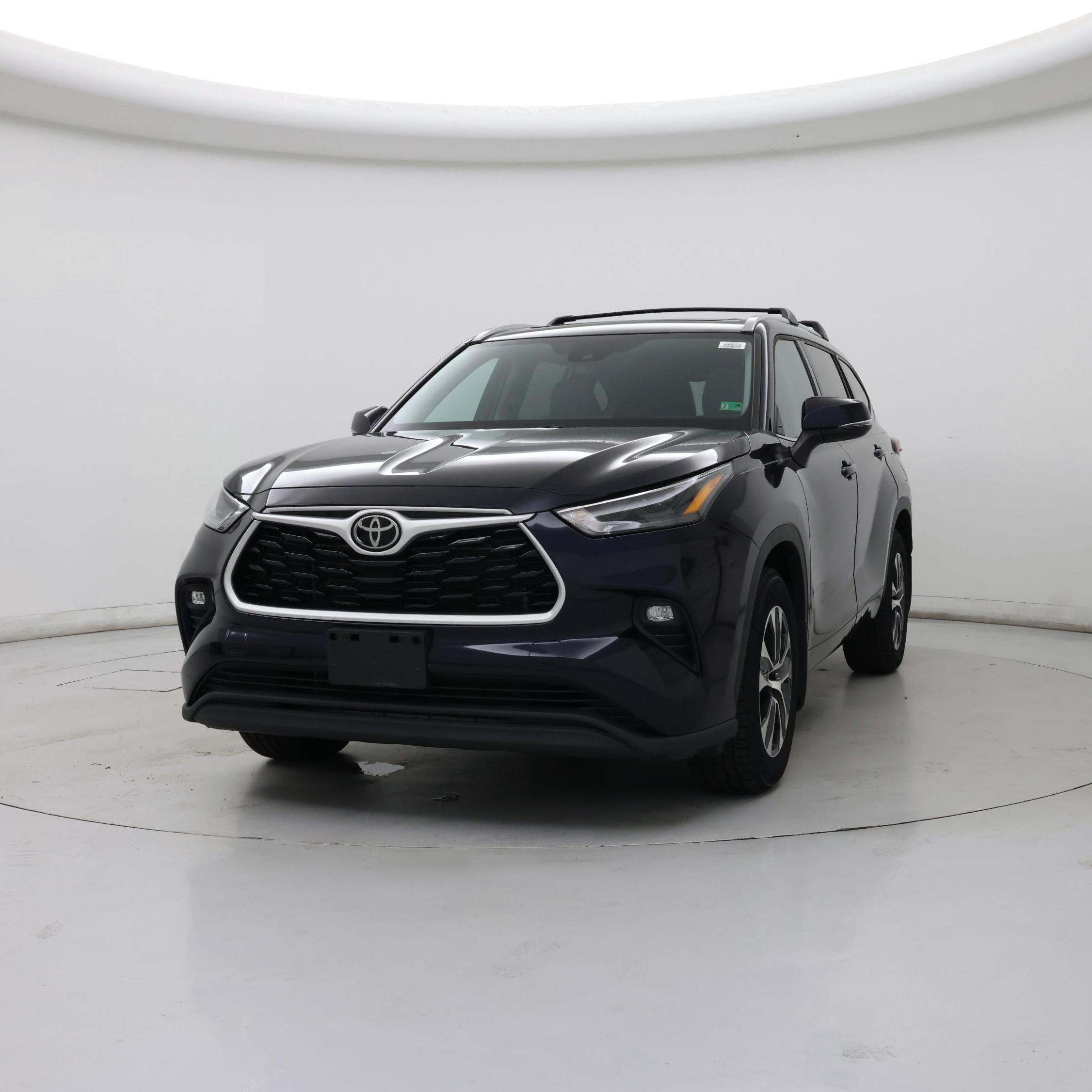 Thumbnail: 2022 Toyota Highlander - 4