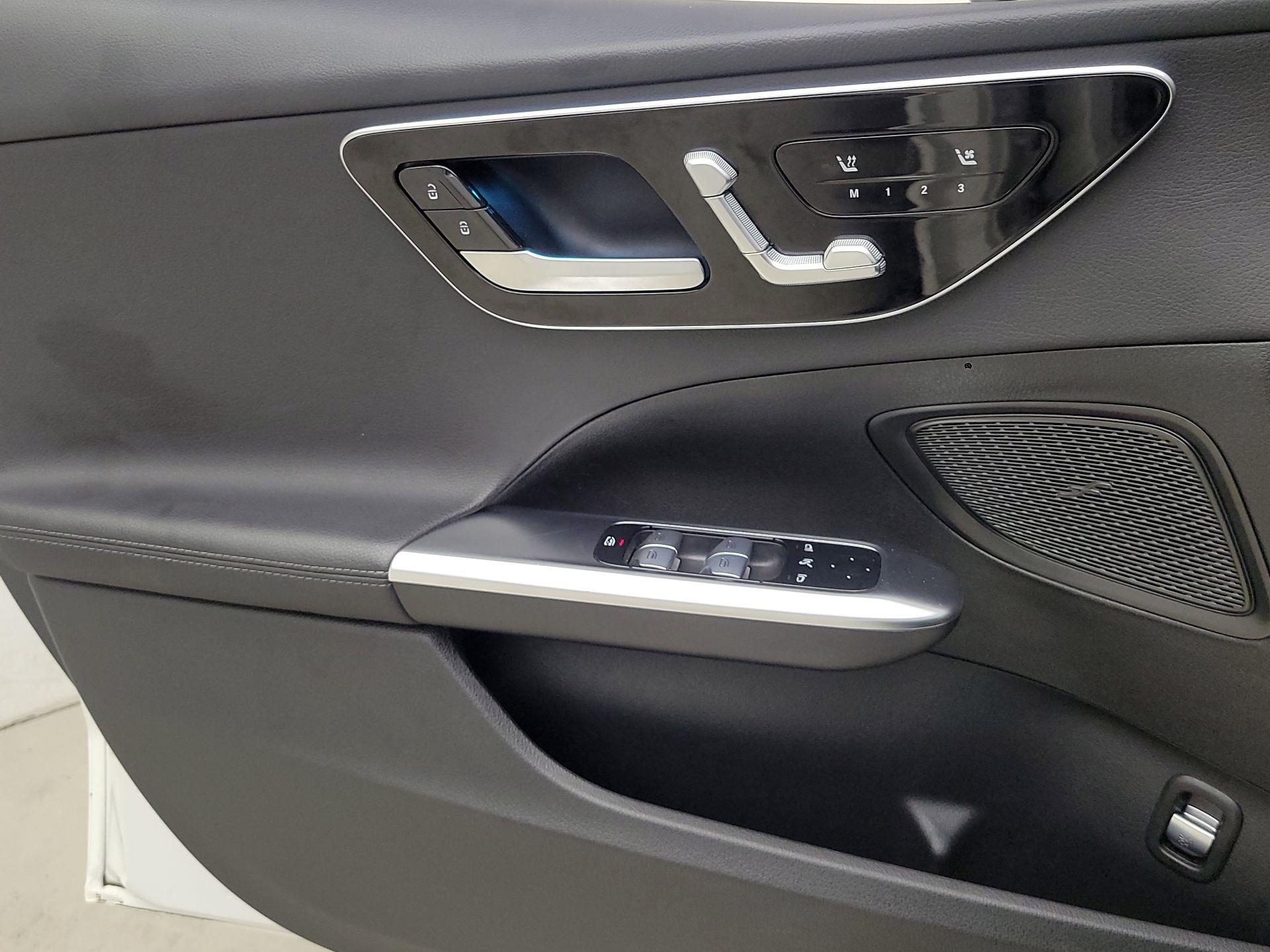 Thumbnail: 2024 Mercedes-Benz C-Class - 12