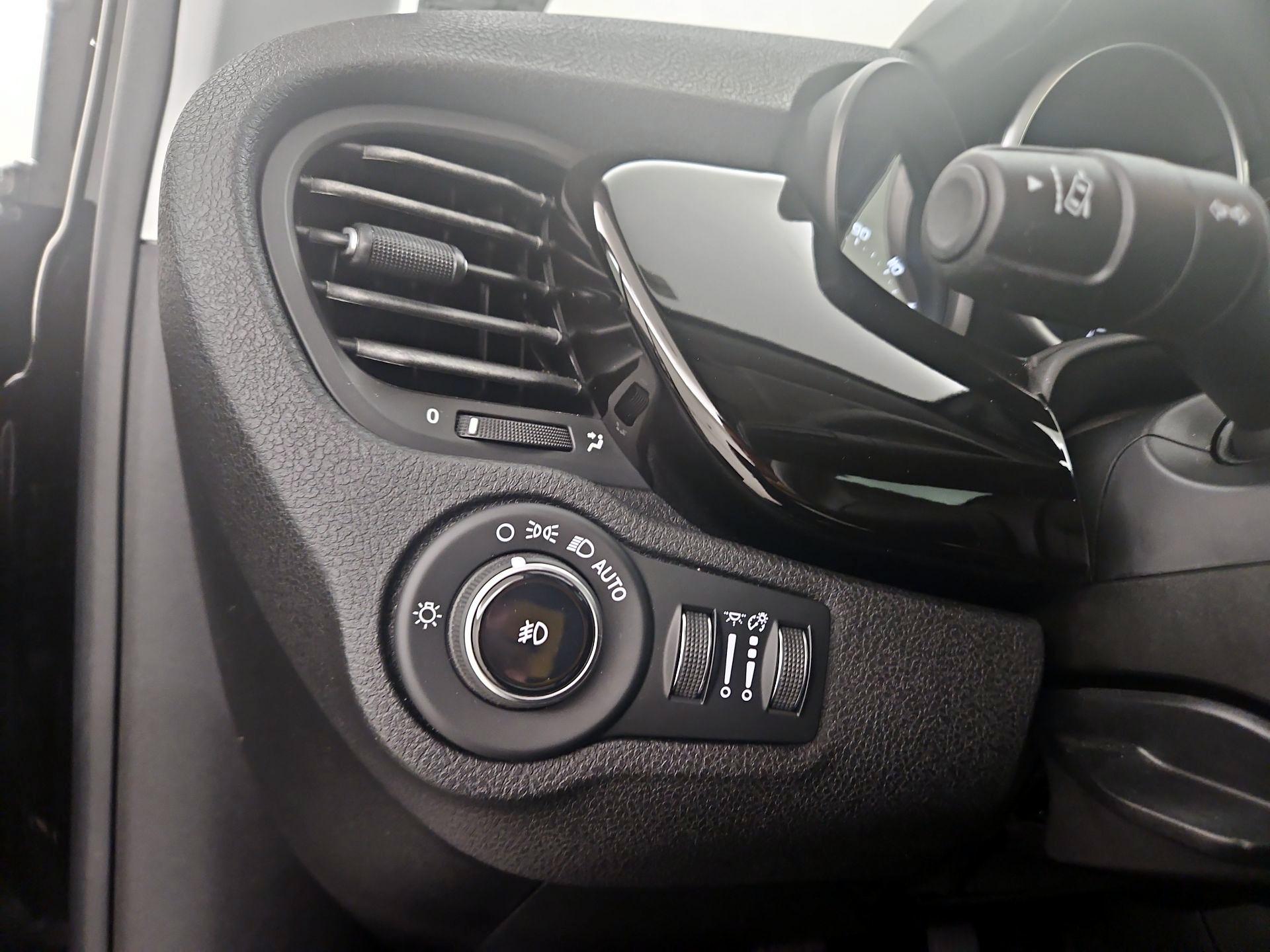Thumbnail: 2016 Fiat 500X - 13