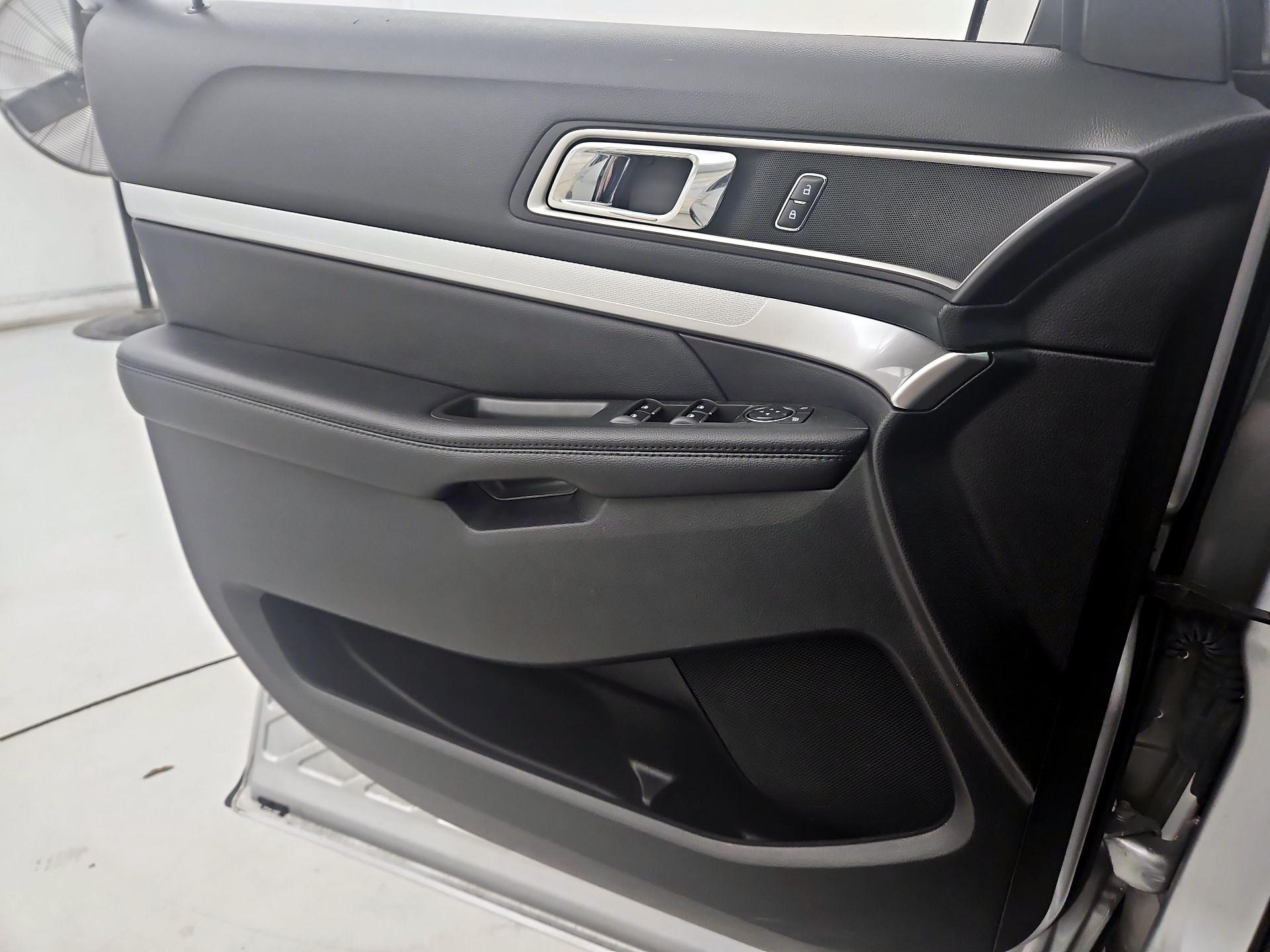 Thumbnail: 2017 Ford Explorer - 12