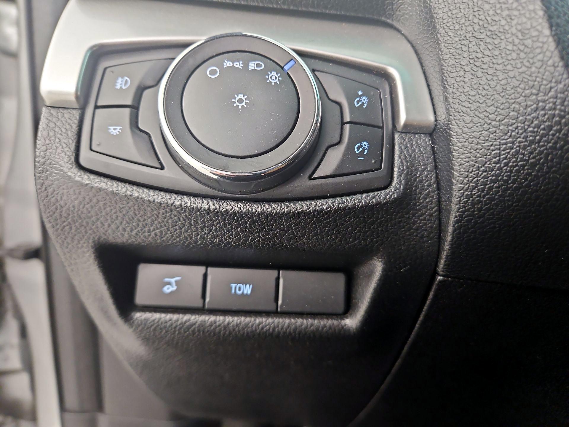 Thumbnail: 2017 Ford Explorer - 13