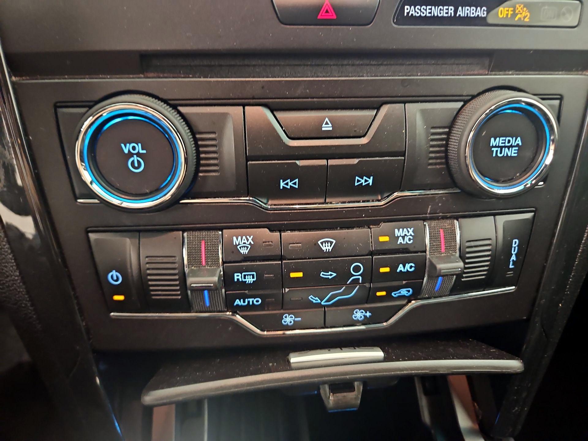 Thumbnail: 2017 Ford Explorer - 16
