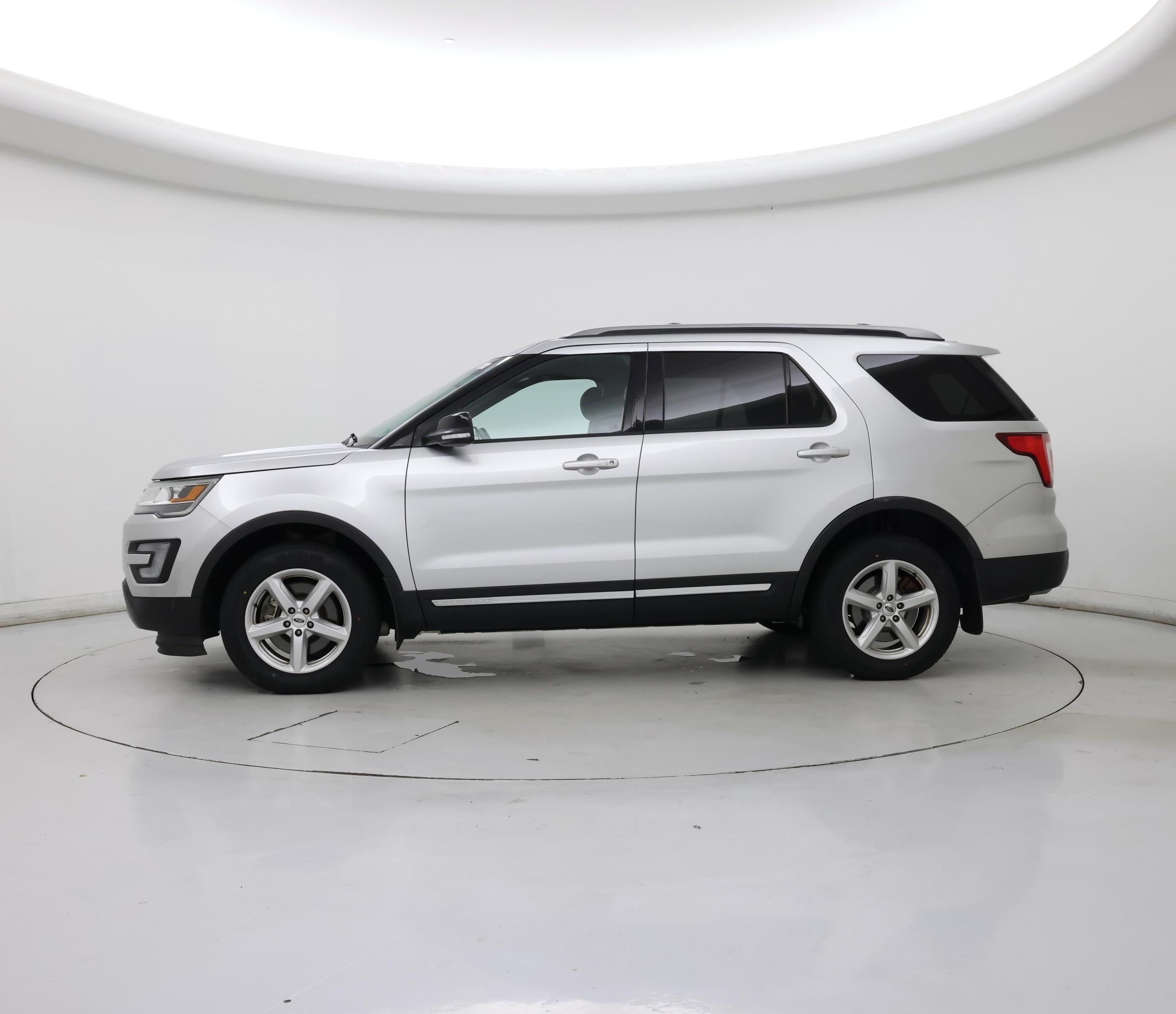 Thumbnail: 2017 Ford Explorer - 3