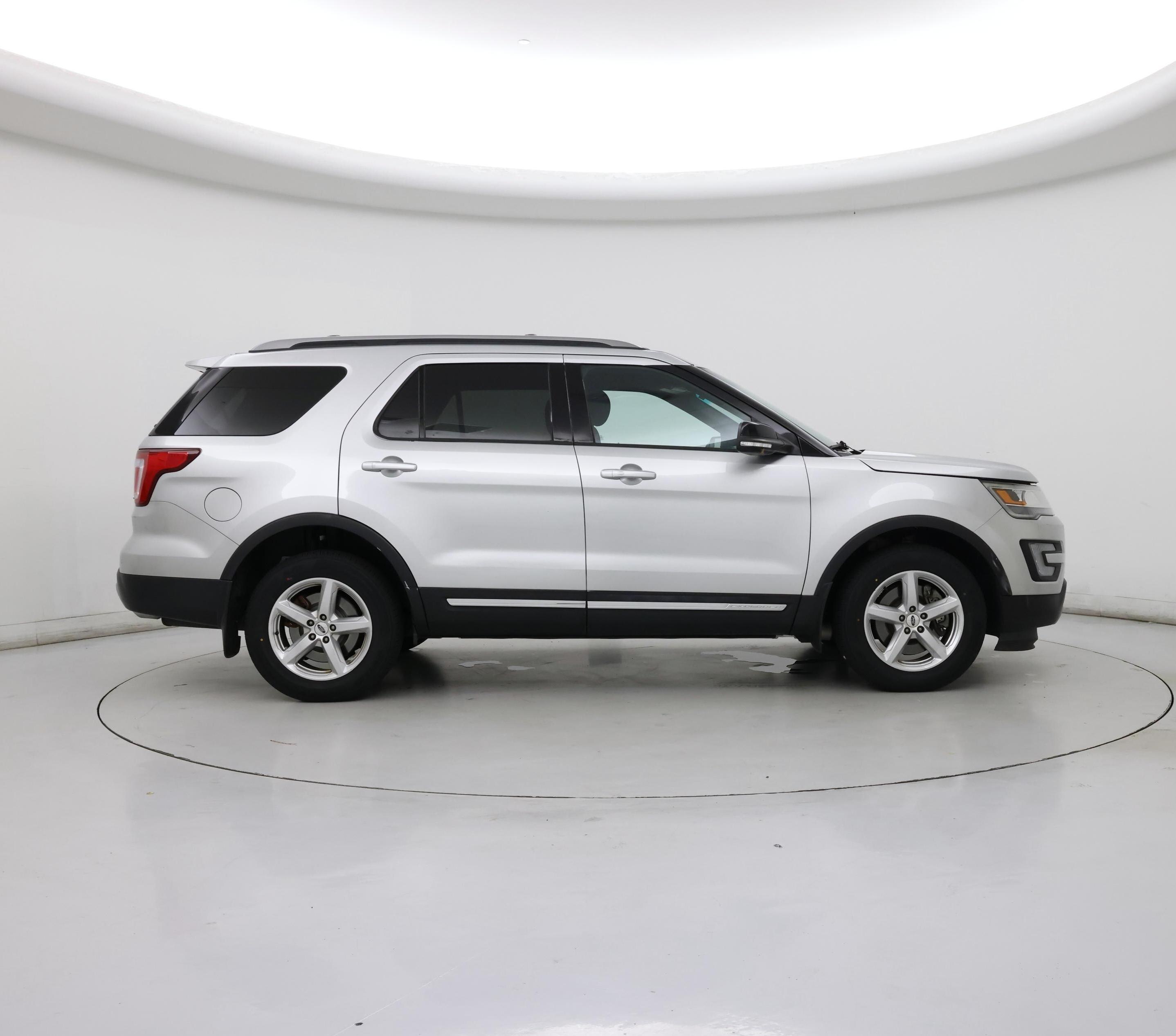 Thumbnail: 2017 Ford Explorer - 7