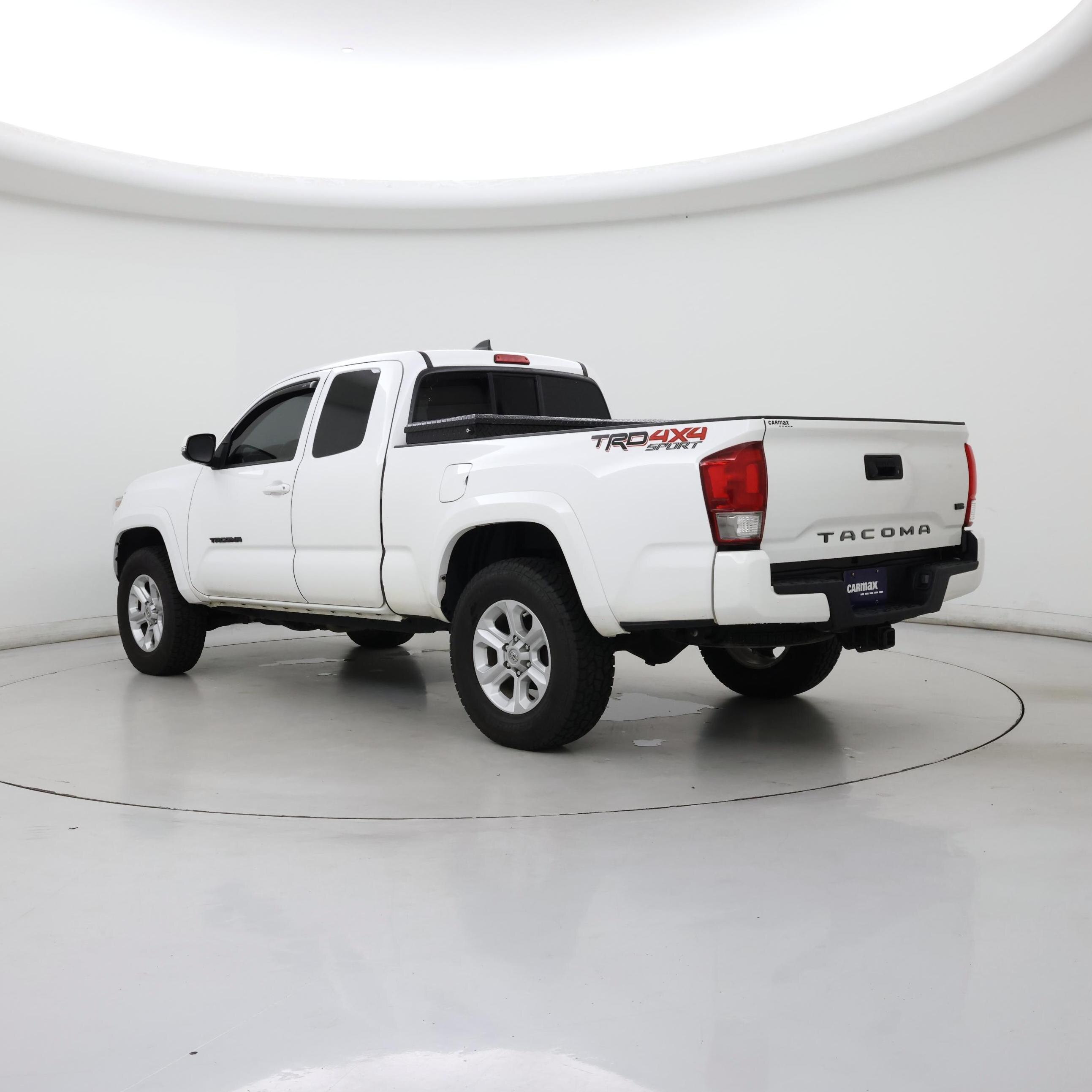 Thumbnail: 2017 Toyota Tacoma - 2