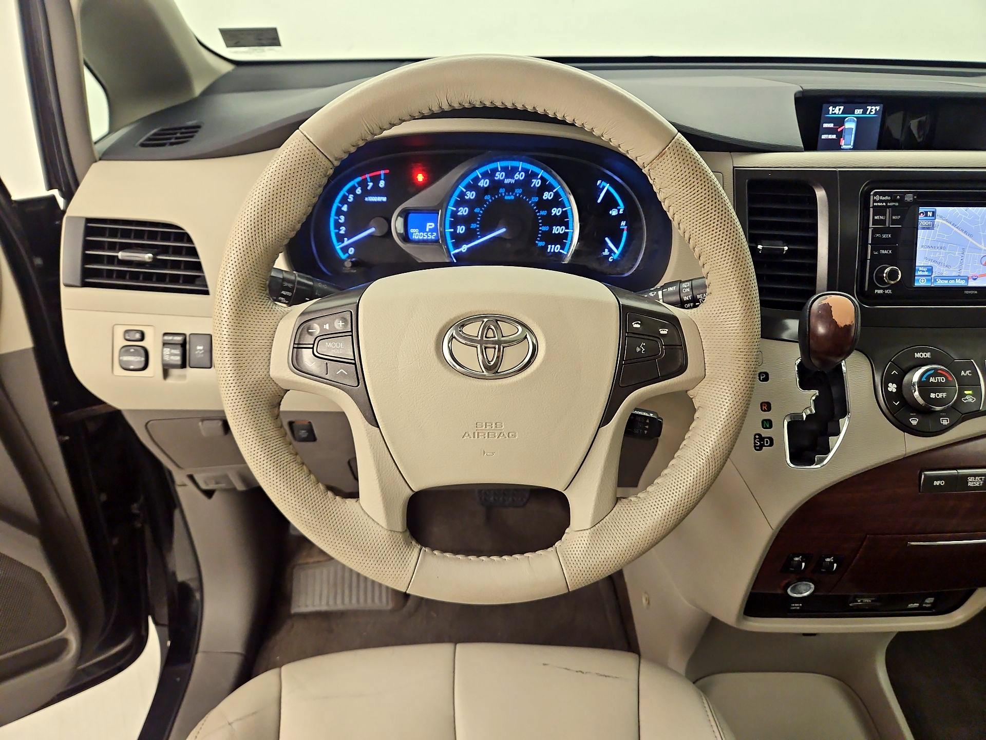 Thumbnail: 2014 Toyota Sienna - 10