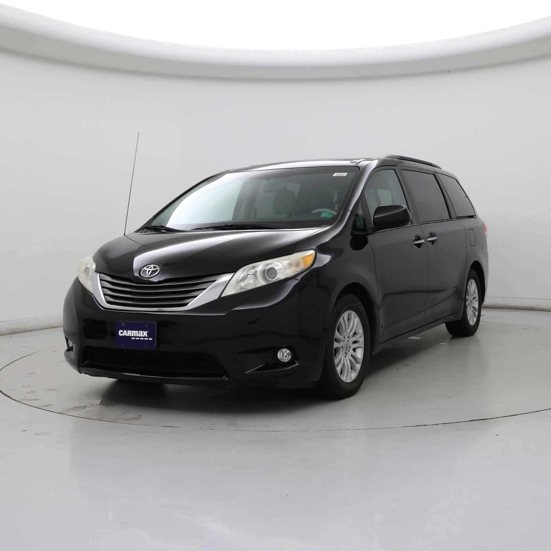Thumbnail: 2014 Toyota Sienna - 4