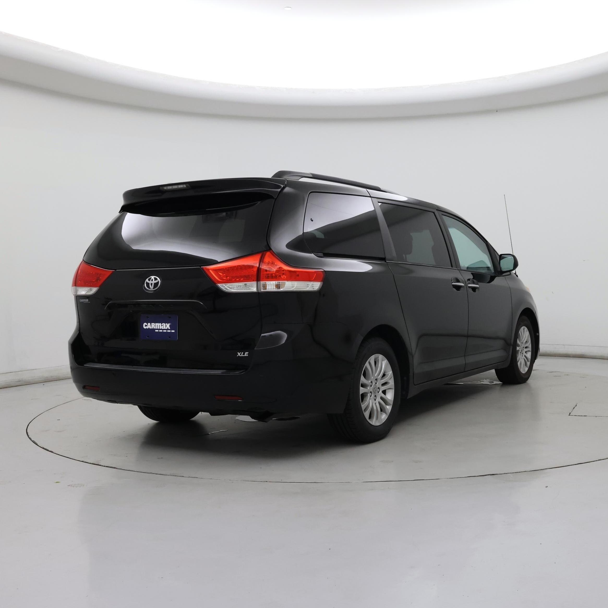 Thumbnail: 2014 Toyota Sienna - 8