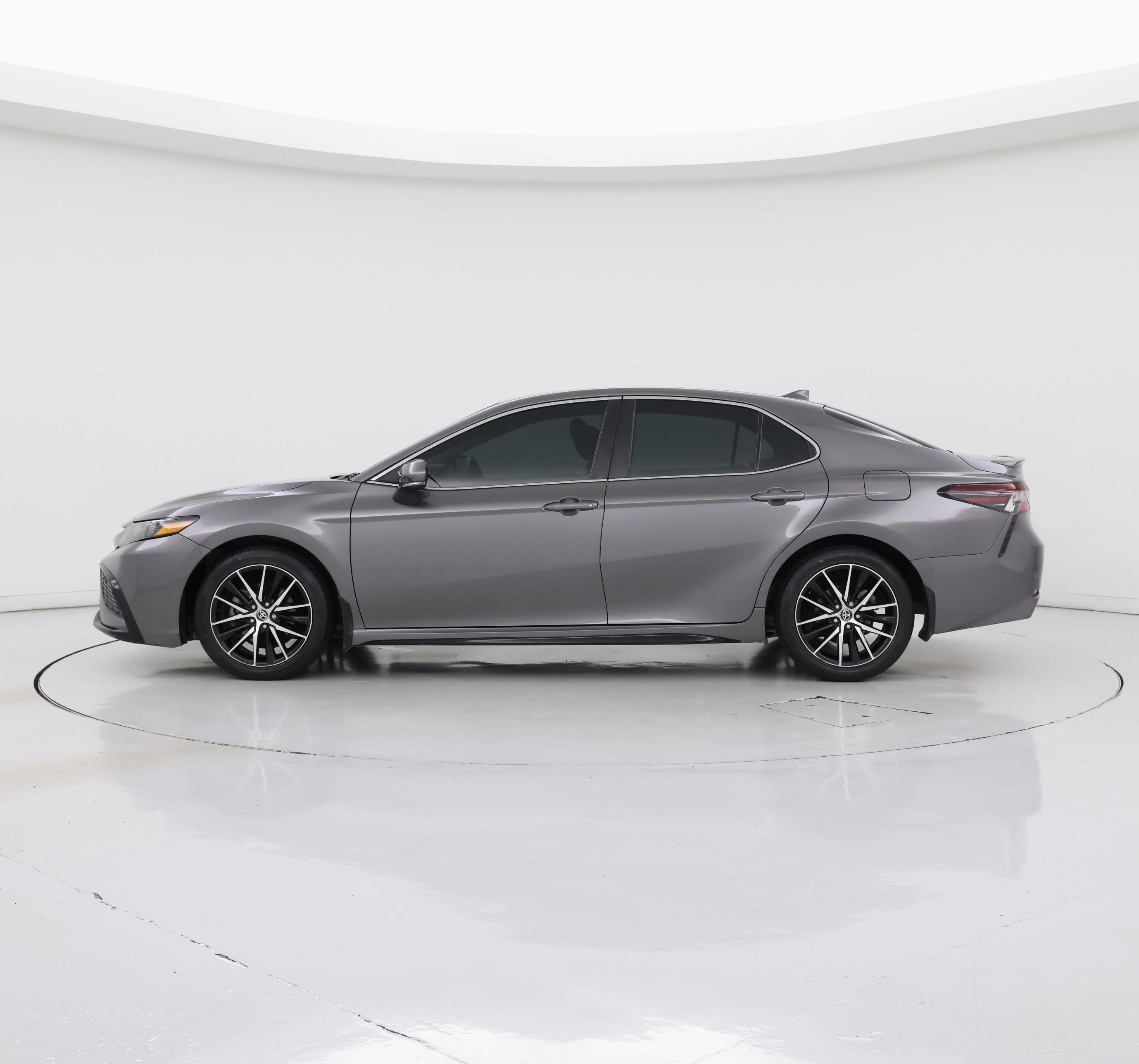 Thumbnail: 2021 Toyota Camry - 3