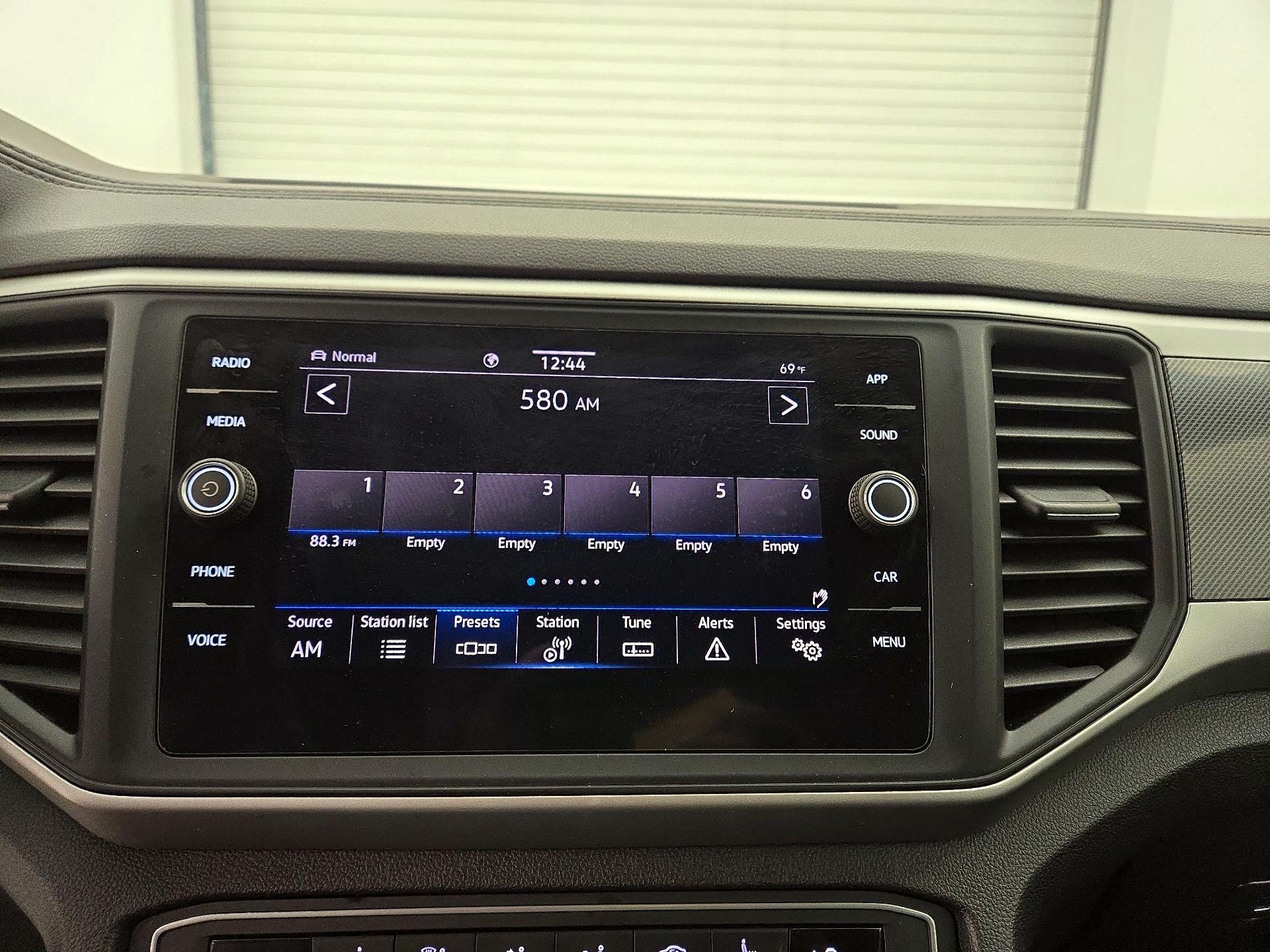 Thumbnail: 2021 Volkswagen Atlas - 15