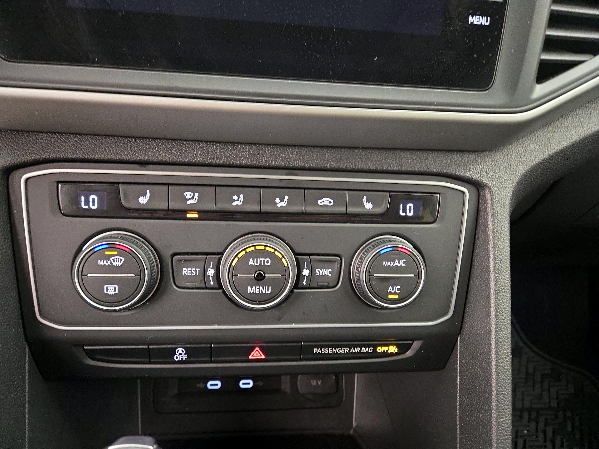 Thumbnail: 2021 Volkswagen Atlas - 16