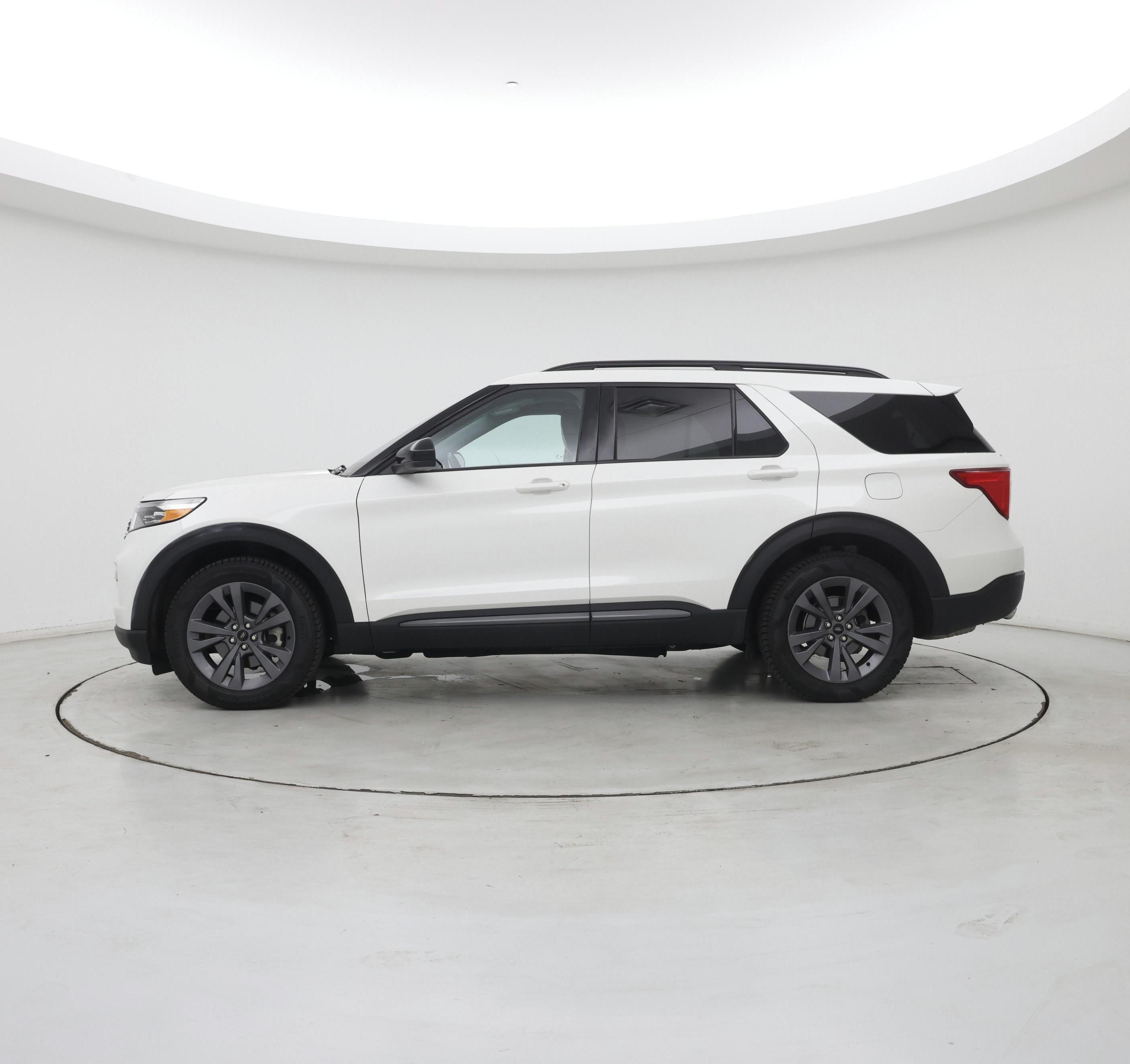 Thumbnail: 2022 Ford Explorer - 3