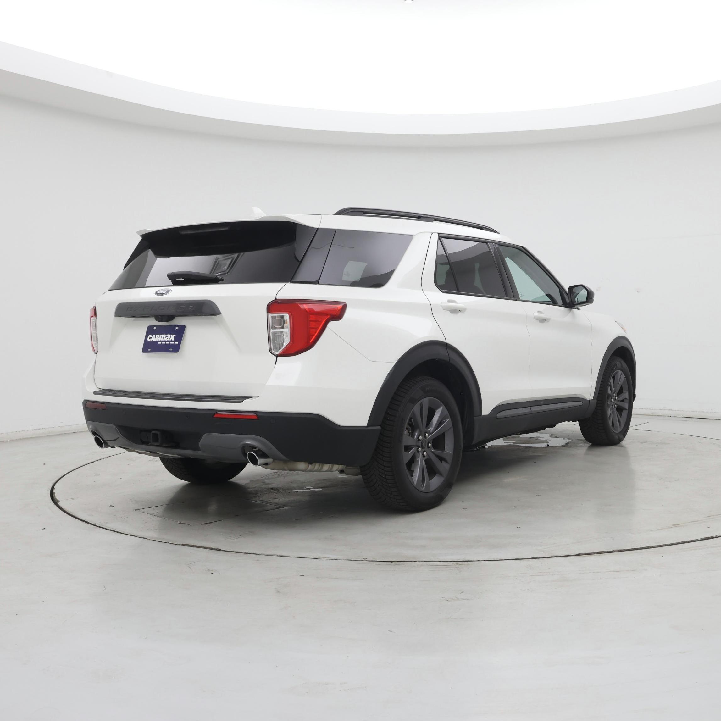 Thumbnail: 2022 Ford Explorer - 8