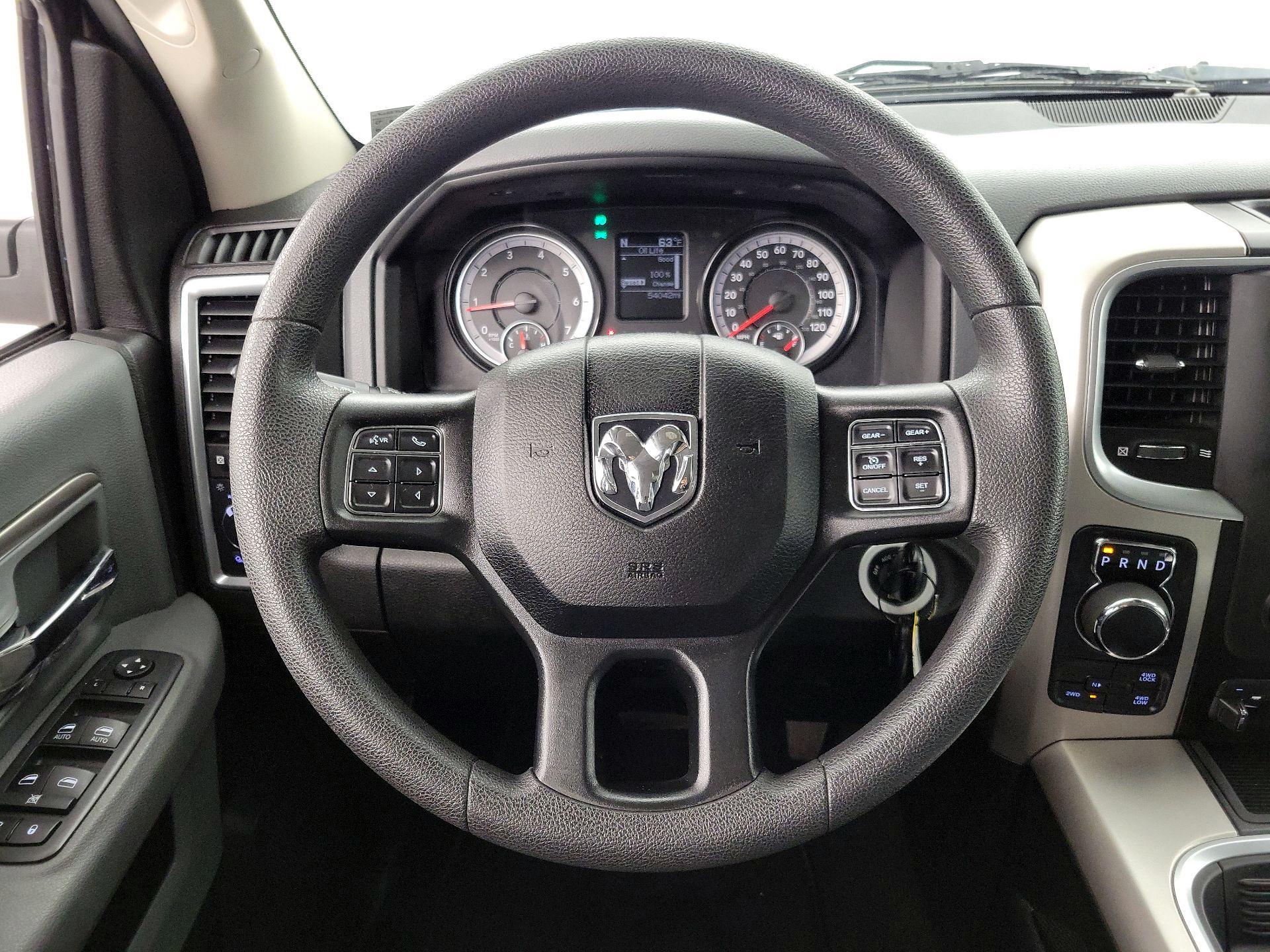 Thumbnail: 2020 RAM 1500 Classic - 10