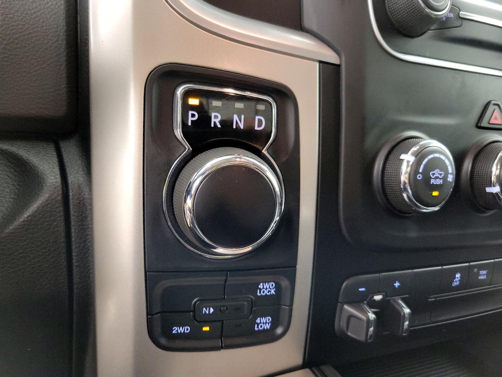 Thumbnail: 2020 RAM 1500 Classic - 17