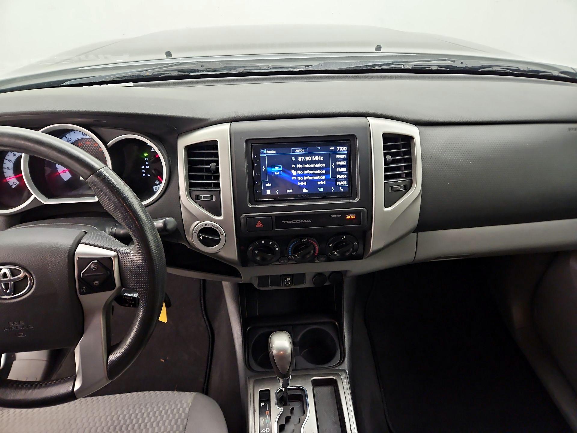 Thumbnail: 2015 Toyota Tacoma - 9