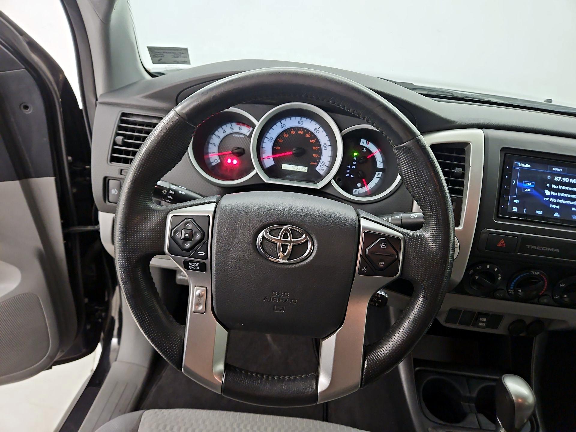 Thumbnail: 2015 Toyota Tacoma - 10