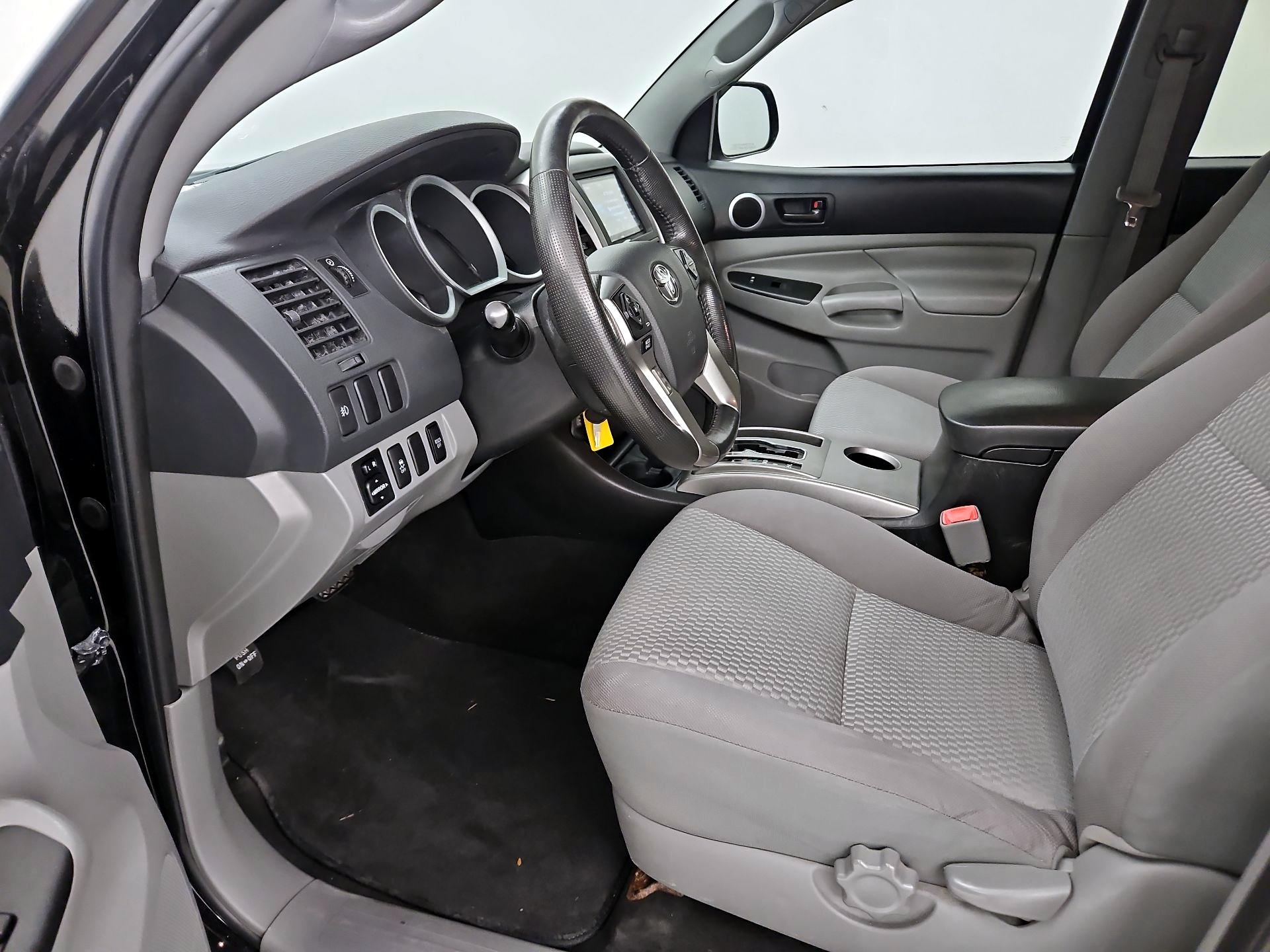 Thumbnail: 2015 Toyota Tacoma - 11