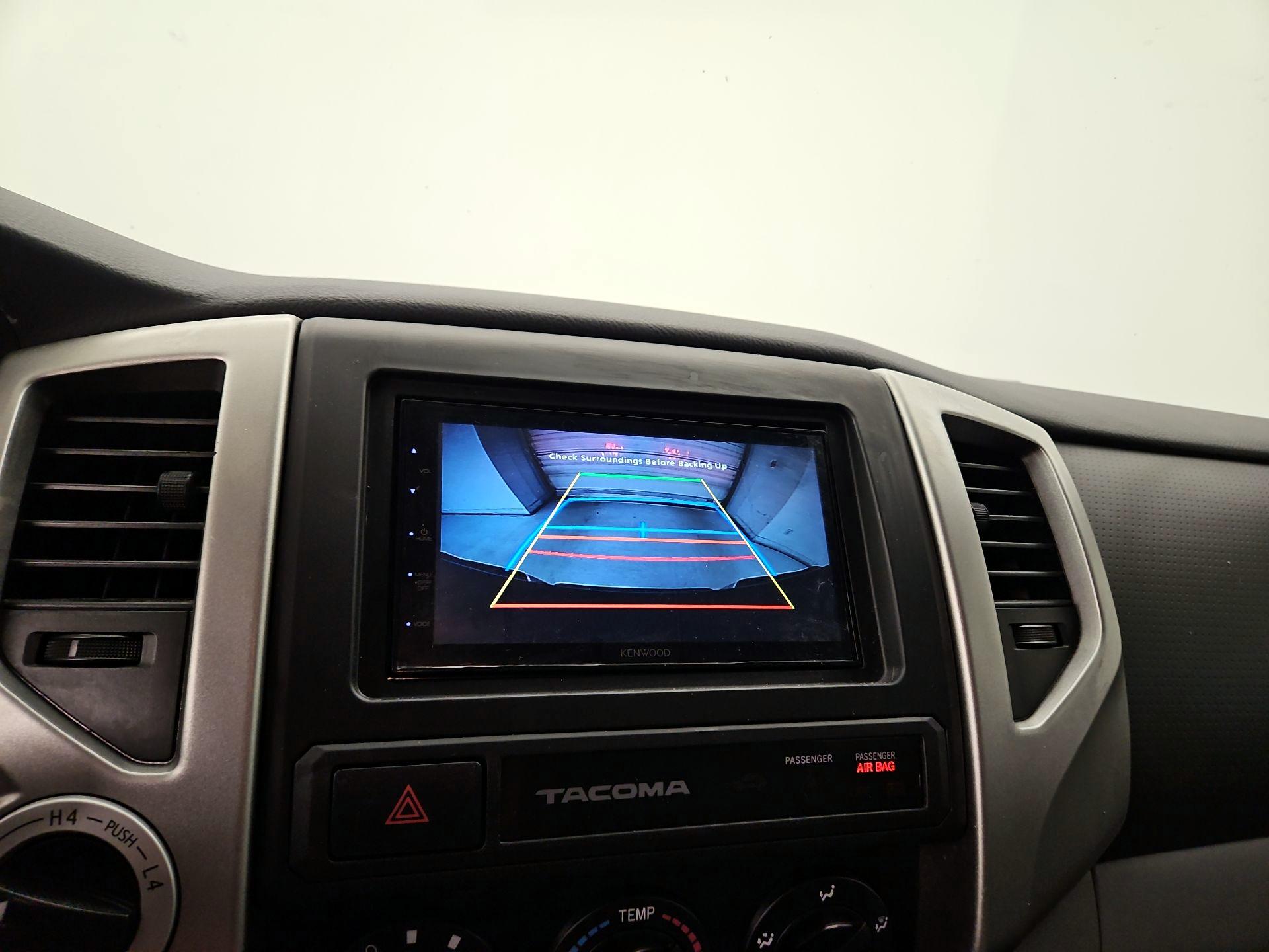 Thumbnail: 2015 Toyota Tacoma - 14