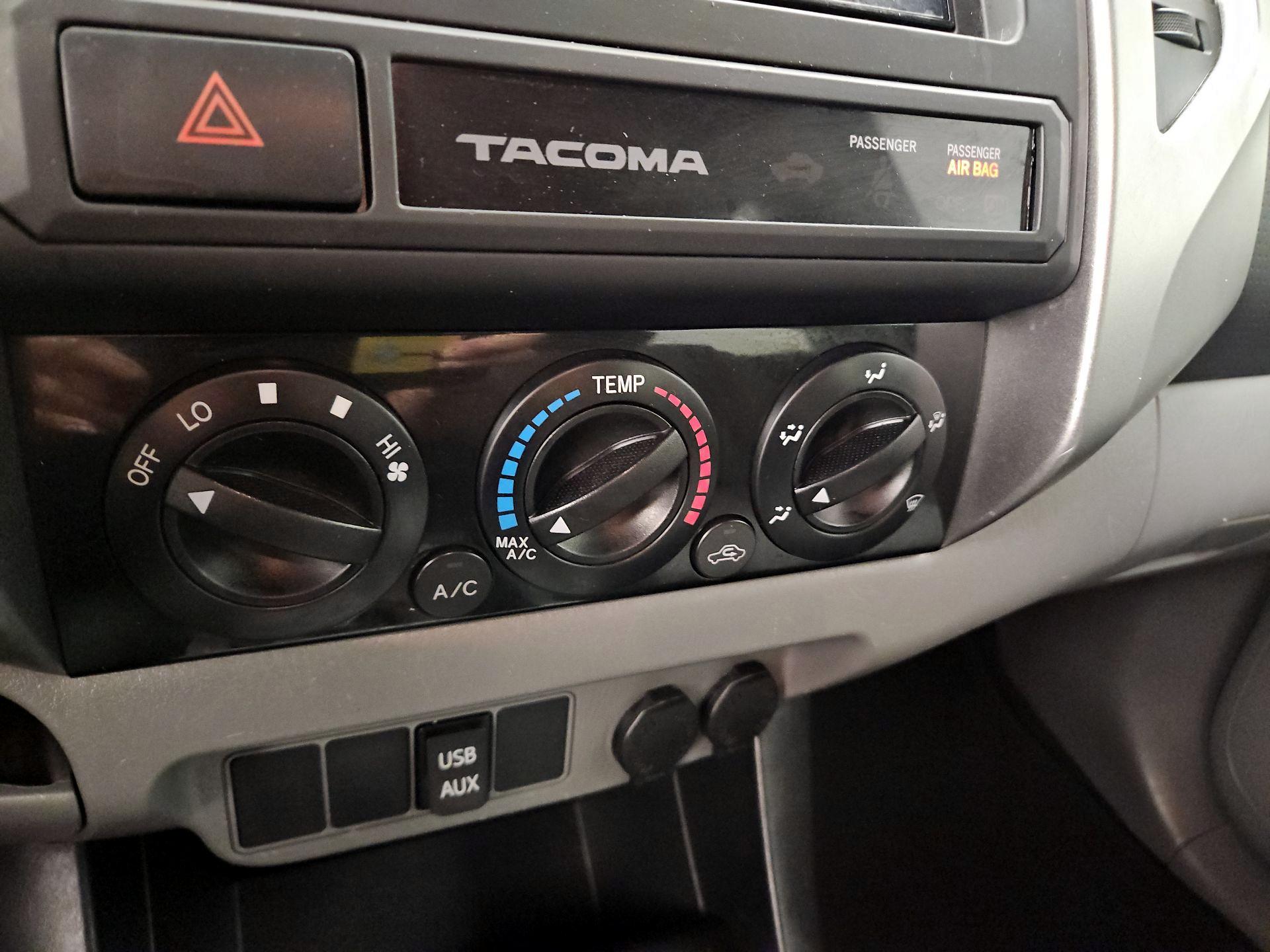 Thumbnail: 2015 Toyota Tacoma - 16