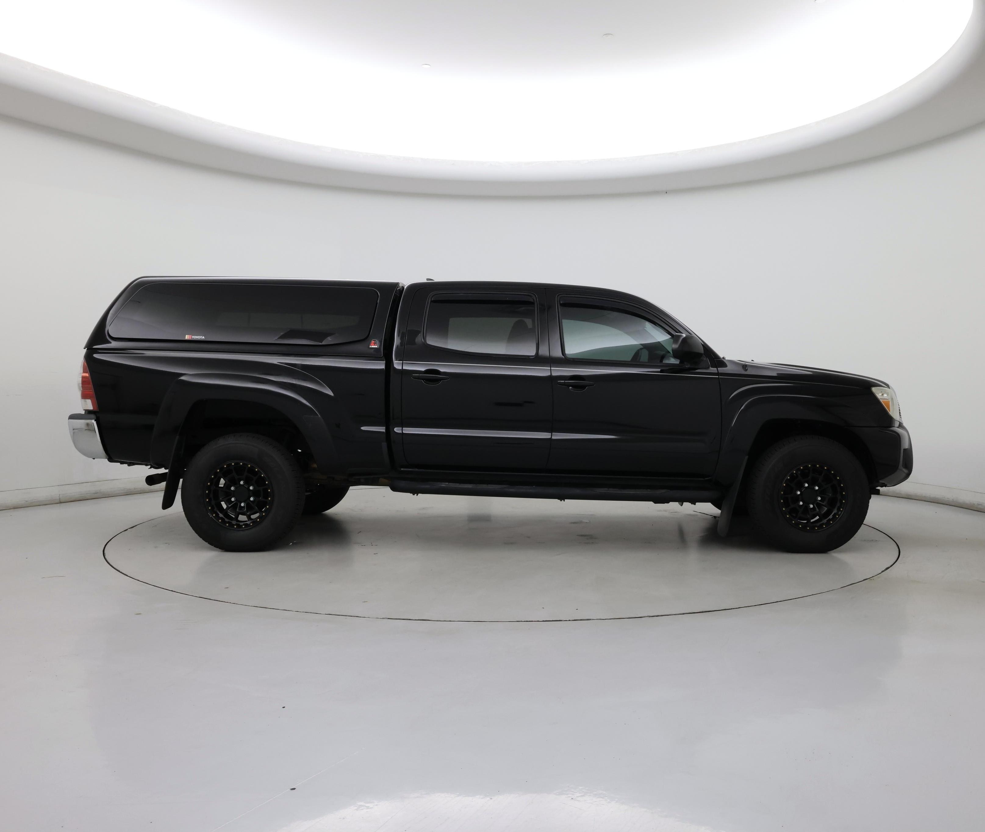 Thumbnail: 2015 Toyota Tacoma - 7