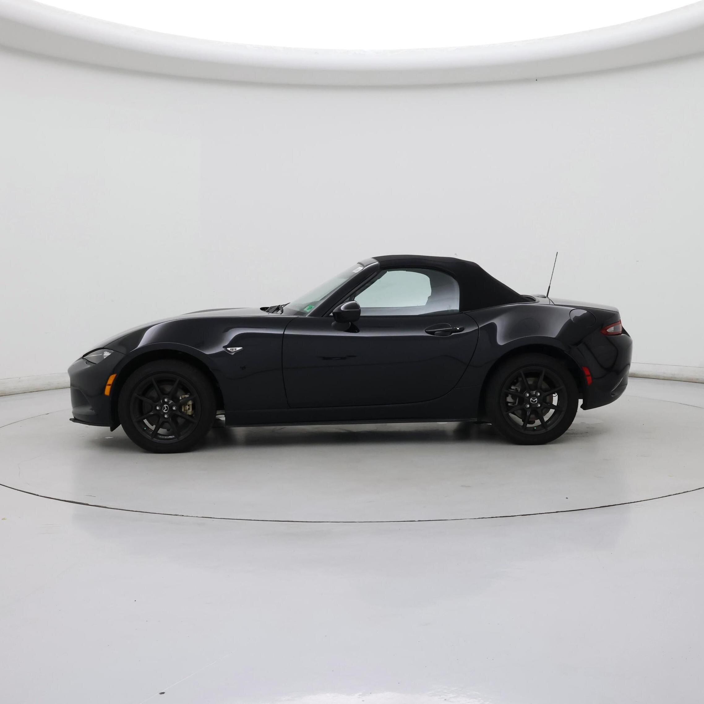 Thumbnail: 2023 Mazda MX-5 Miata - 3