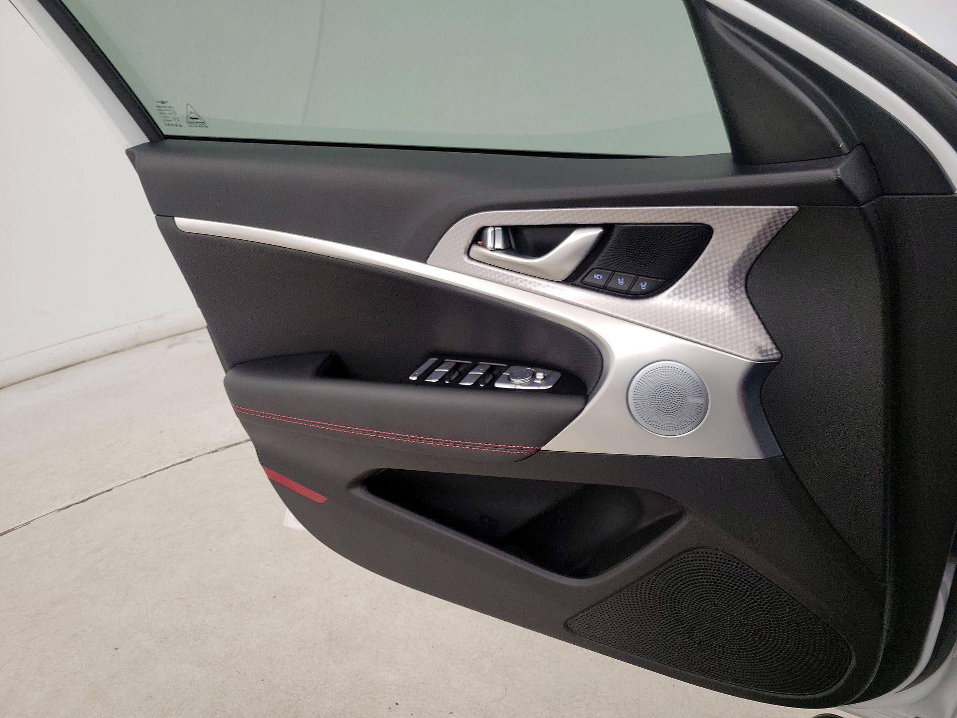 Thumbnail: 2023 Genesis G70 - 12