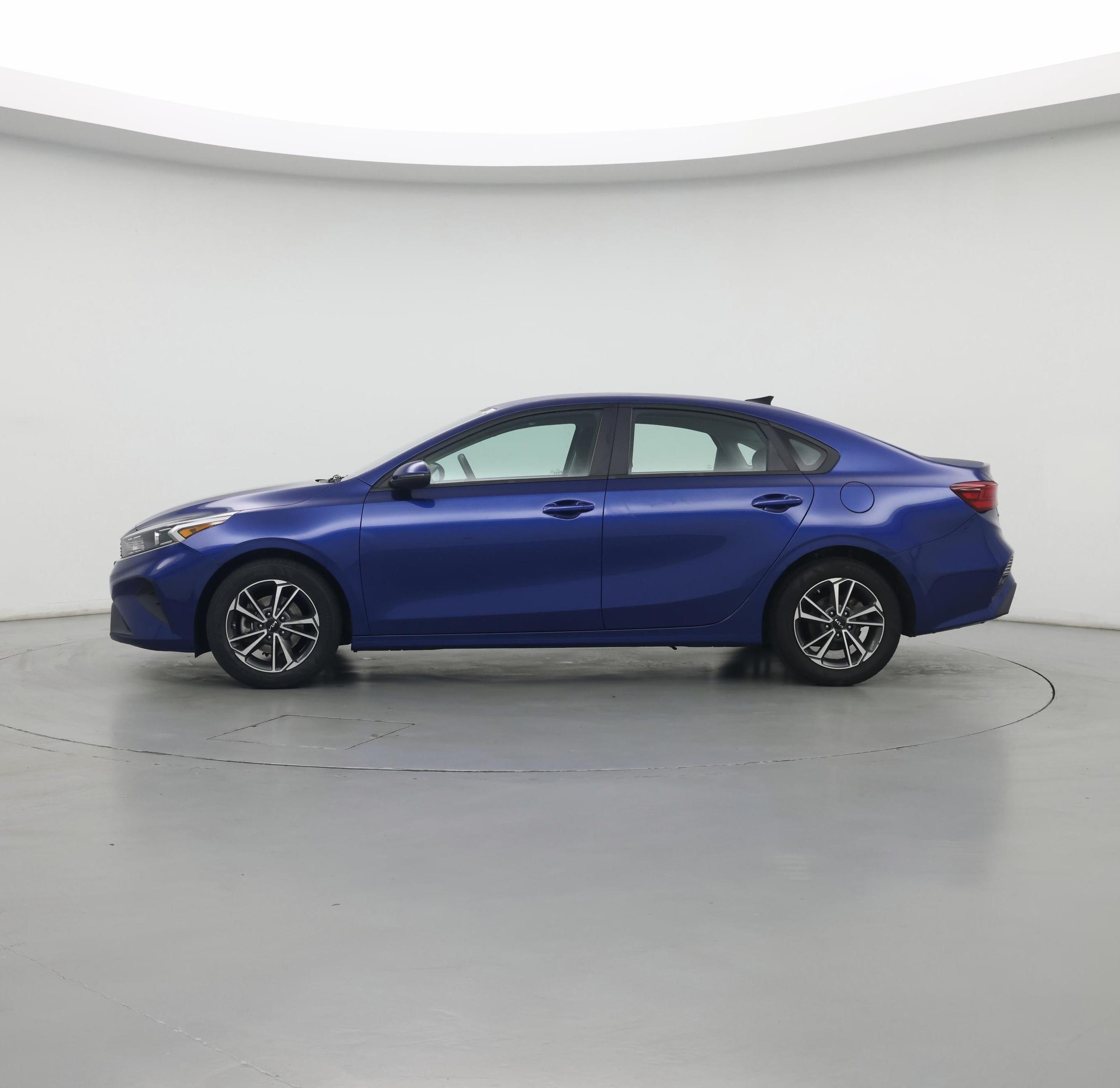 Thumbnail: 2022 Kia Forte - 3