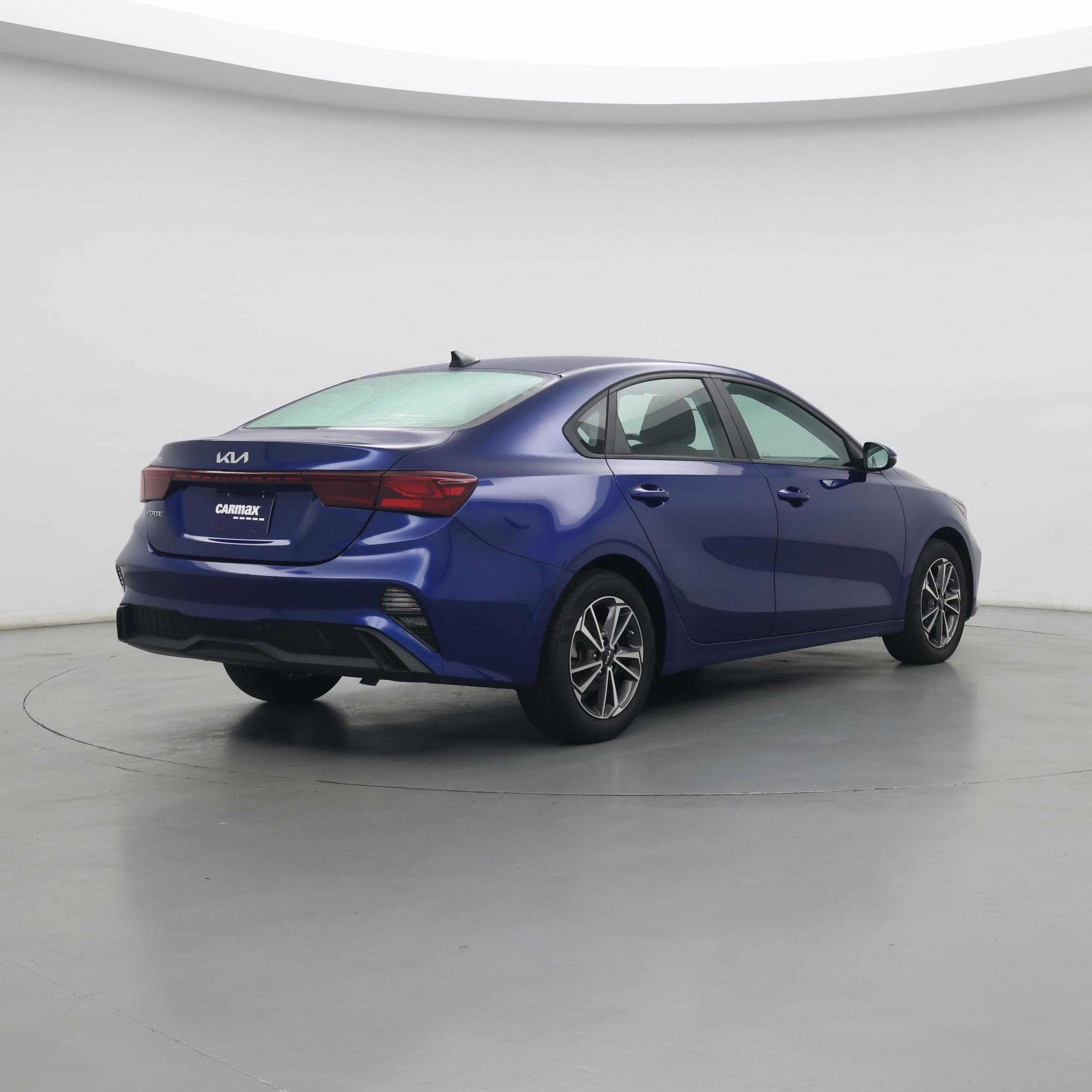 Thumbnail: 2022 Kia Forte - 8