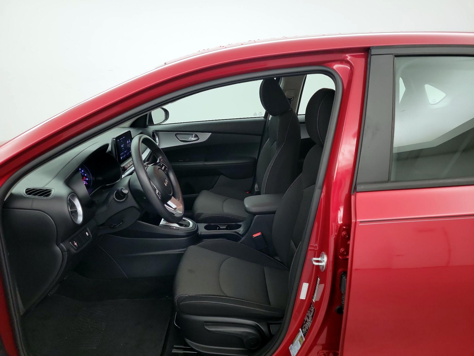 Thumbnail: 2022 Kia Forte - 11