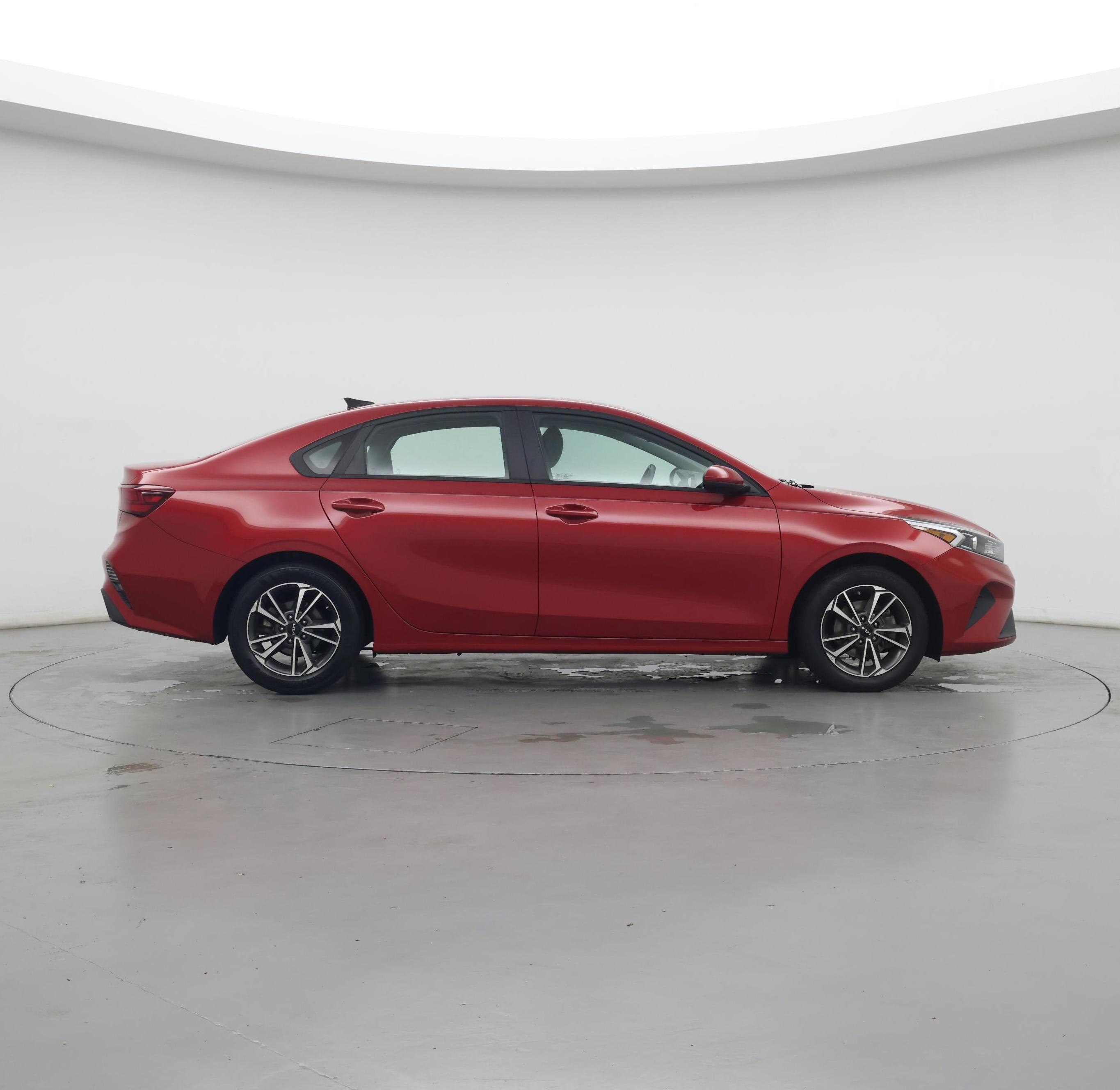 Thumbnail: 2022 Kia Forte - 7