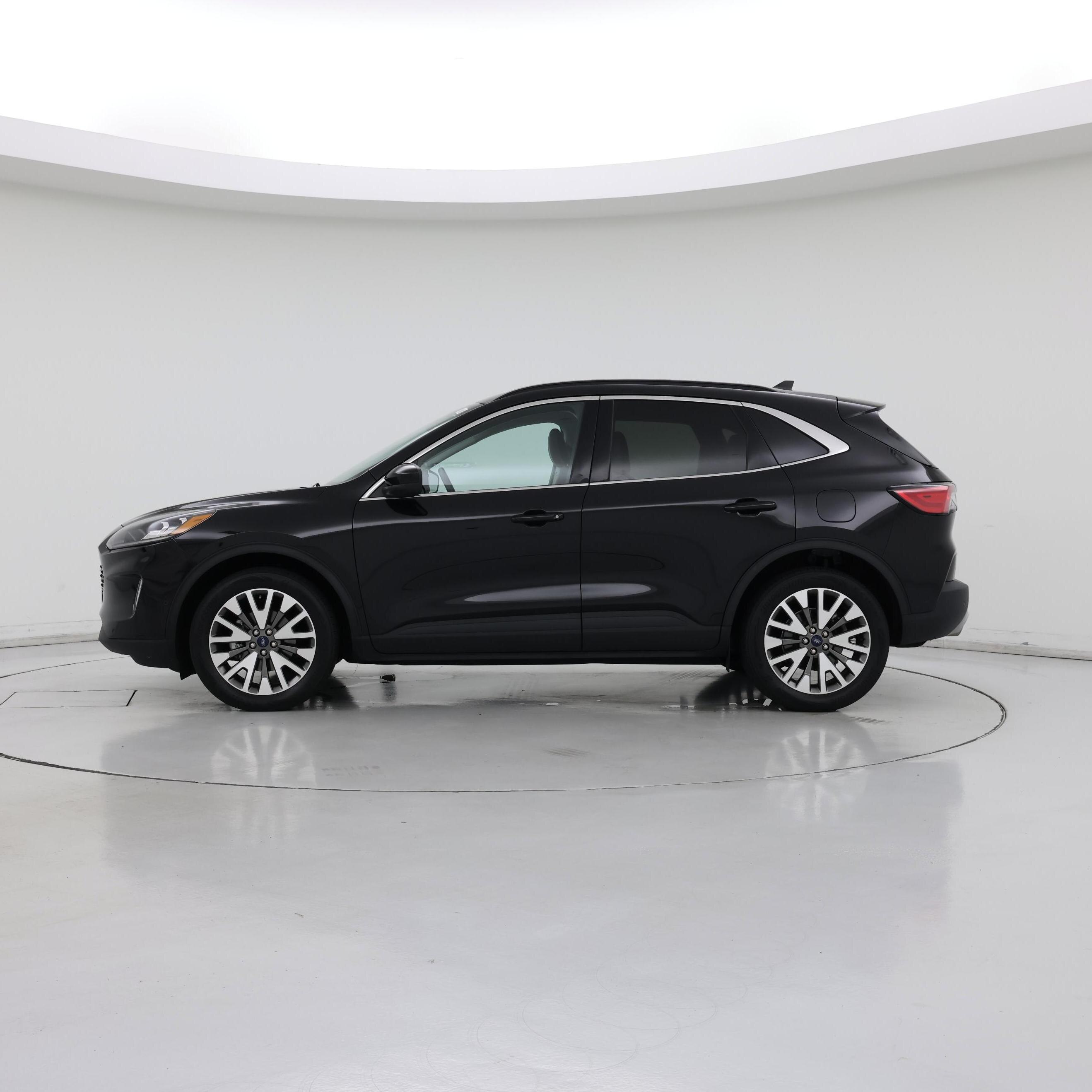 Thumbnail: 2021 Ford Escape - 3