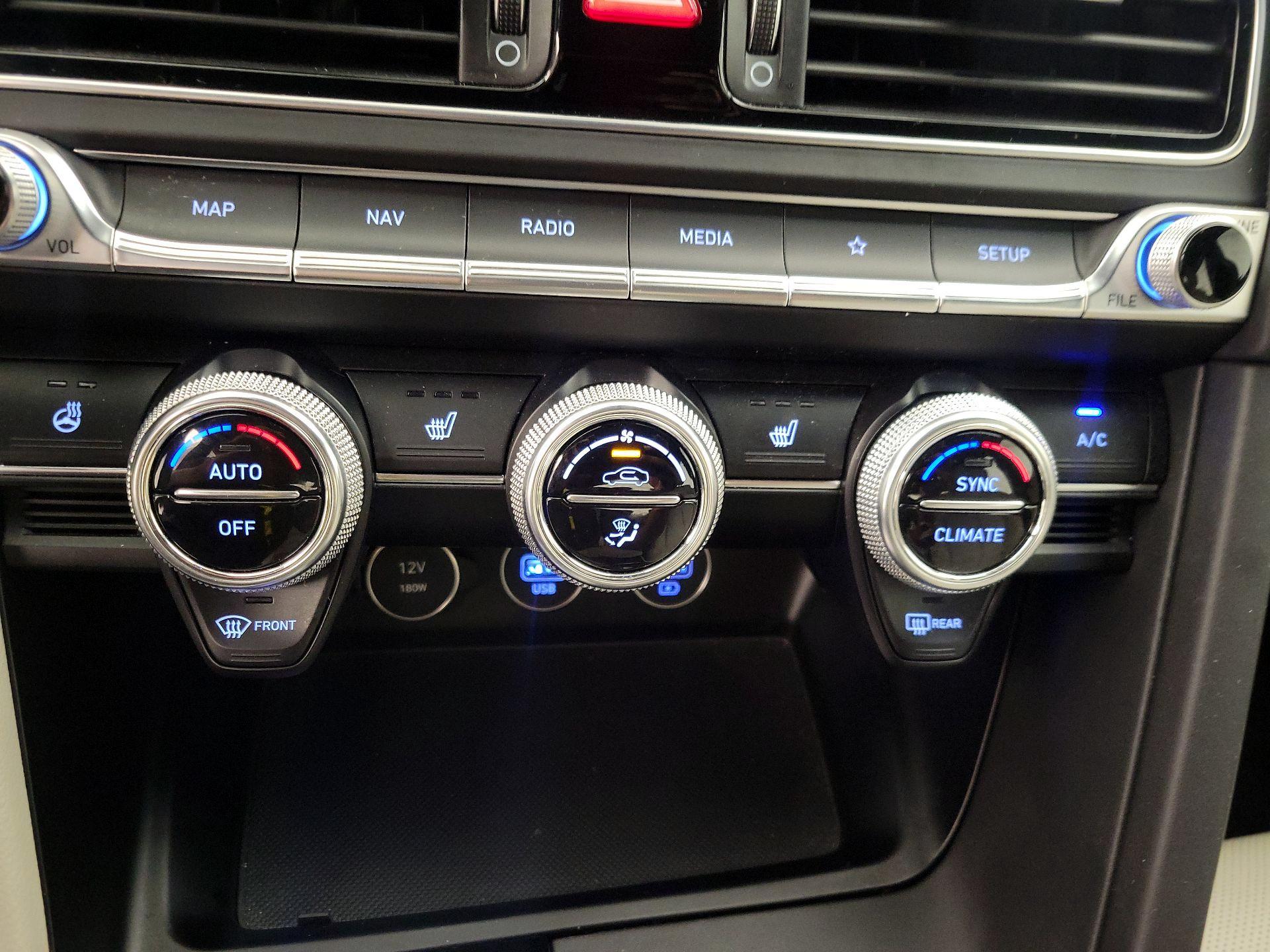 Thumbnail: 2023 Genesis G70 - 17