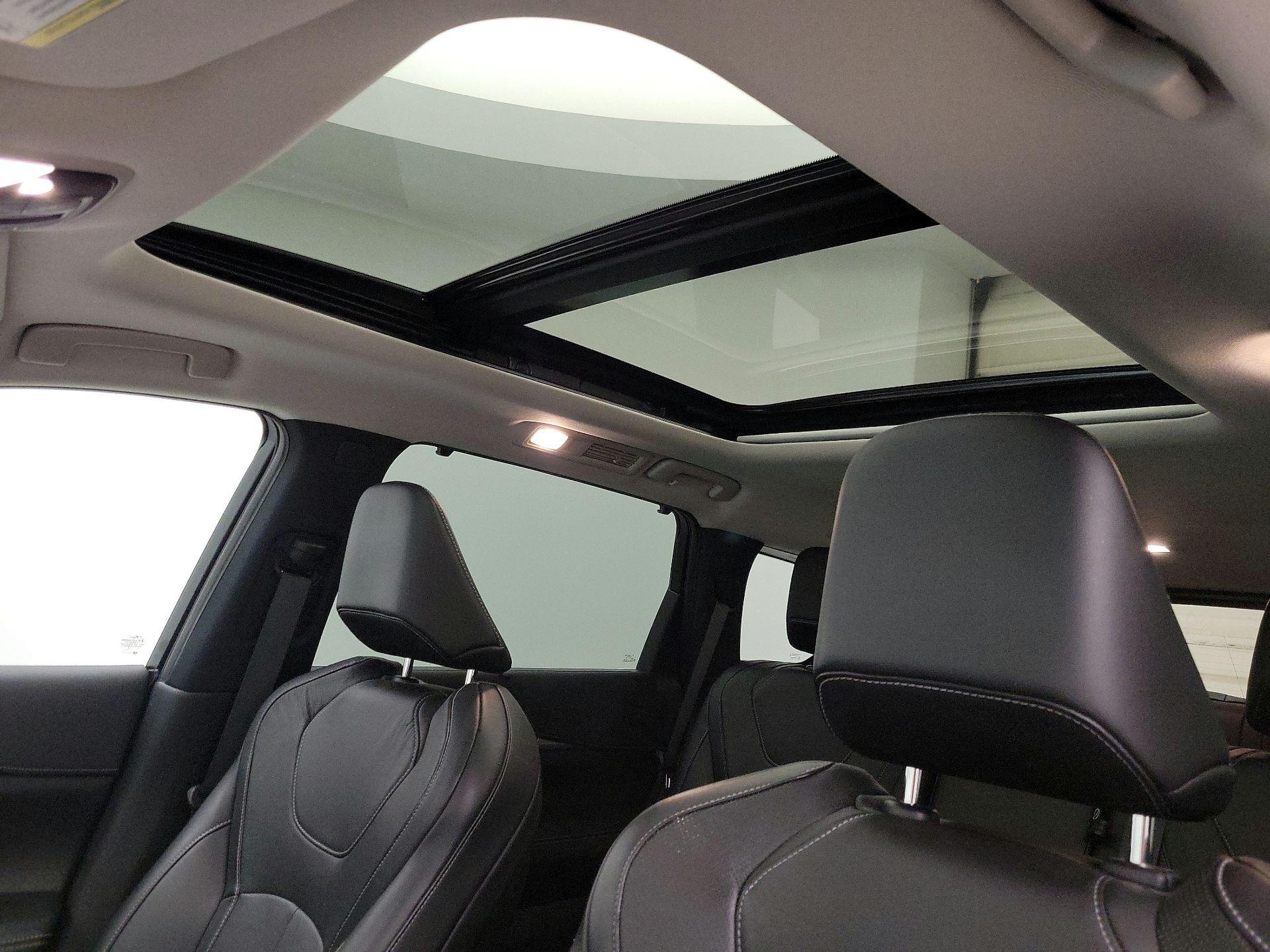 Thumbnail: 2022 INFINITI QX60 - 19