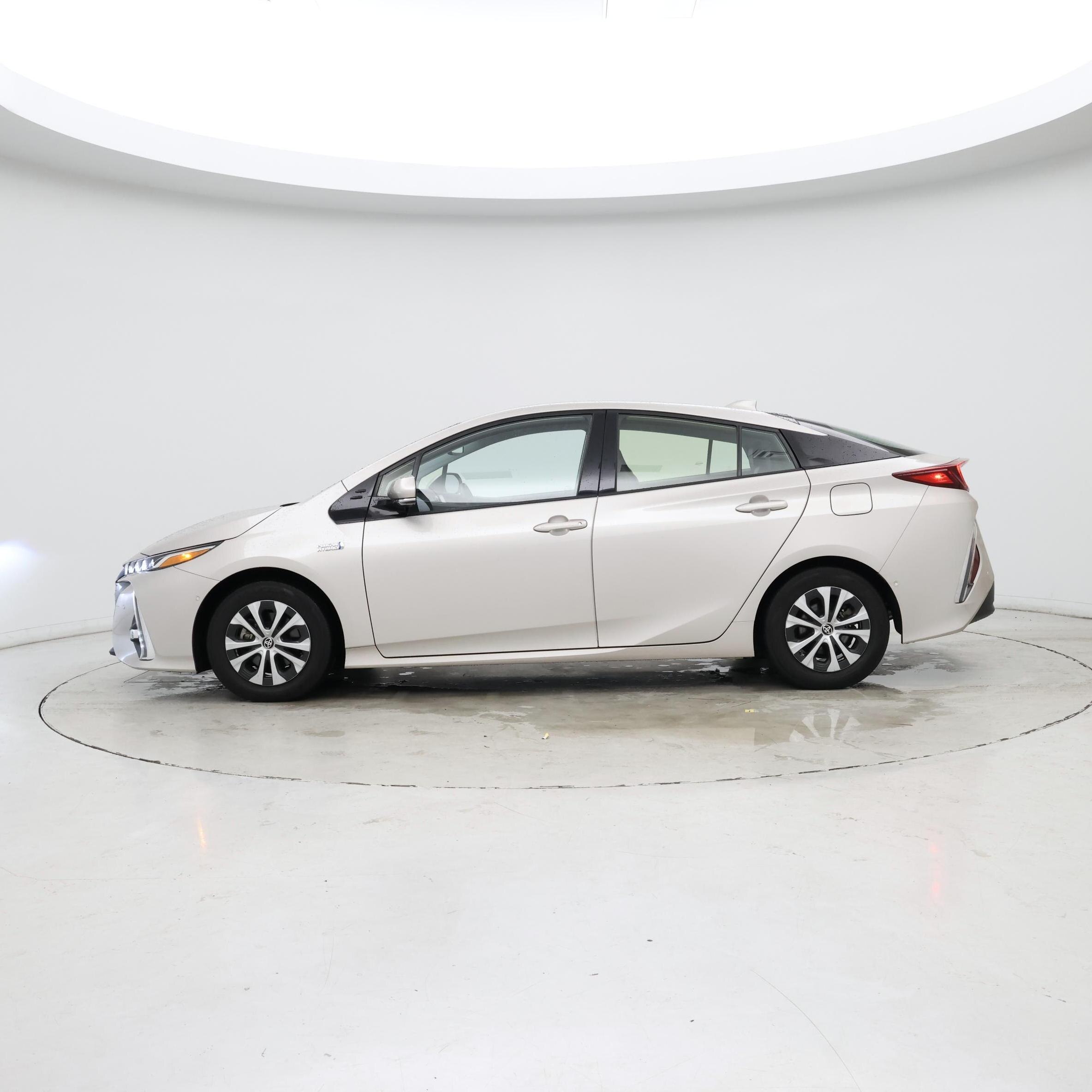 Thumbnail: 2020 Toyota Prius Prime - 3