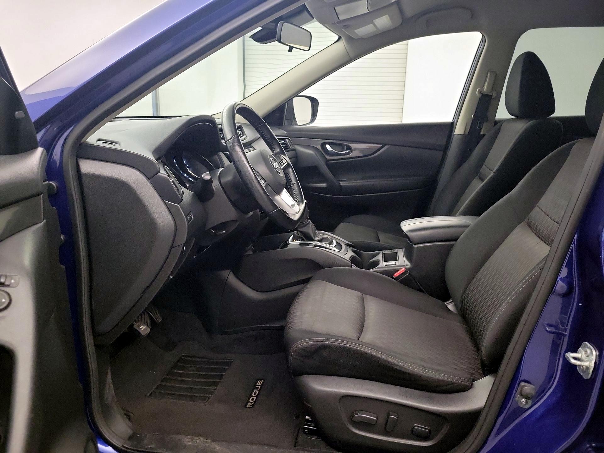 Thumbnail: 2020 Nissan Rogue - 9