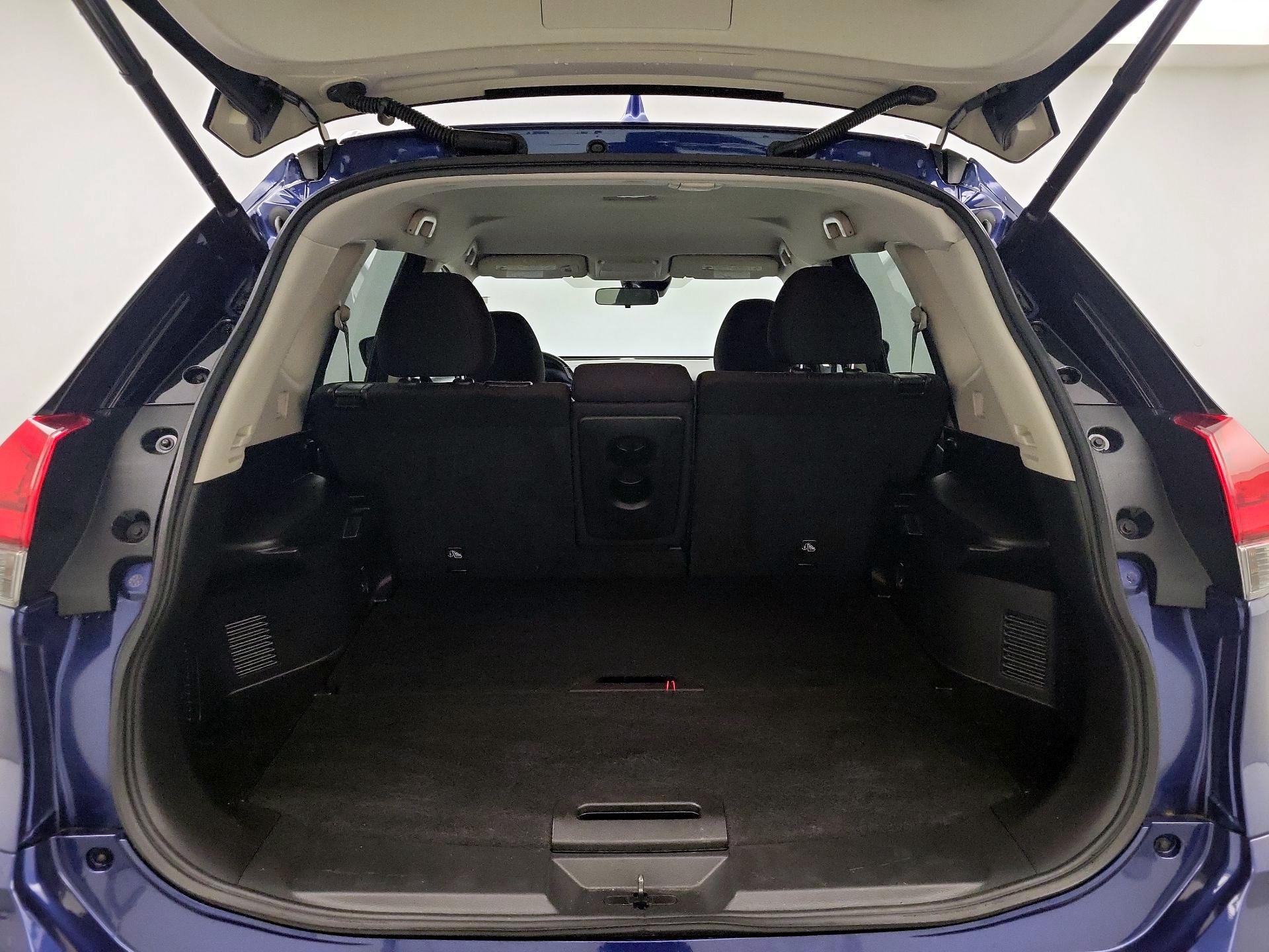 Thumbnail: 2020 Nissan Rogue - 18