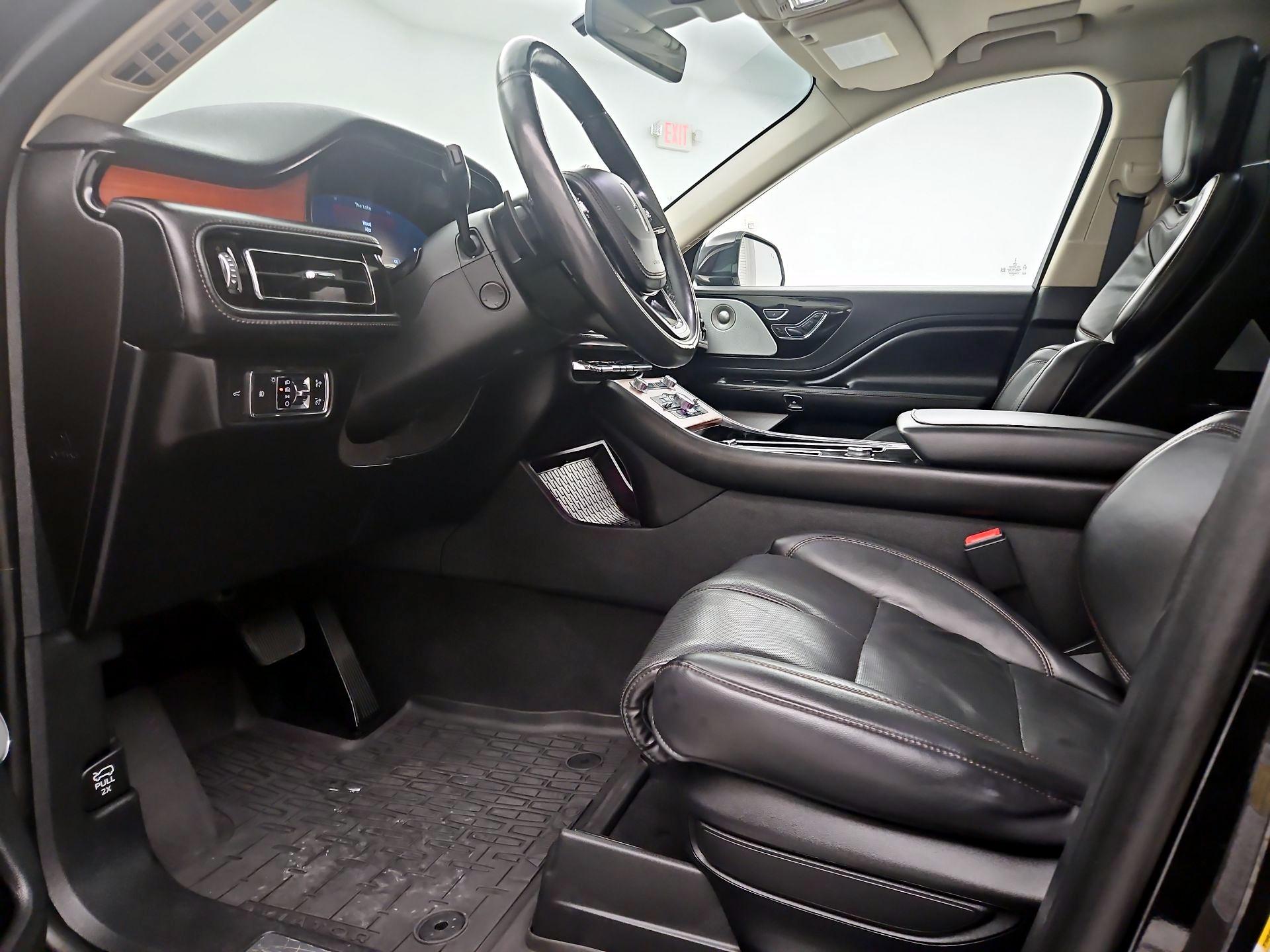 Thumbnail: 2021 Lincoln Aviator - 11