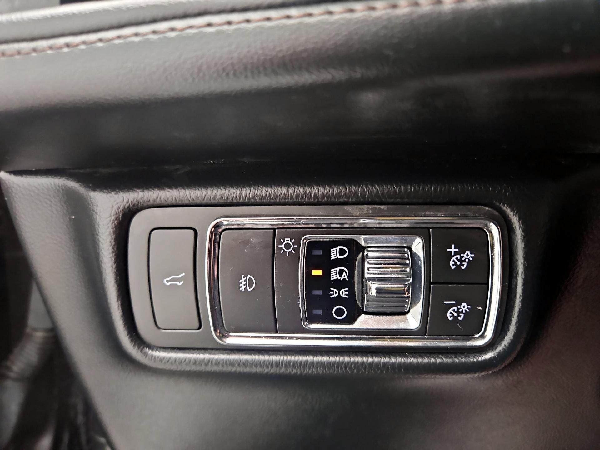 Thumbnail: 2021 Lincoln Aviator - 13